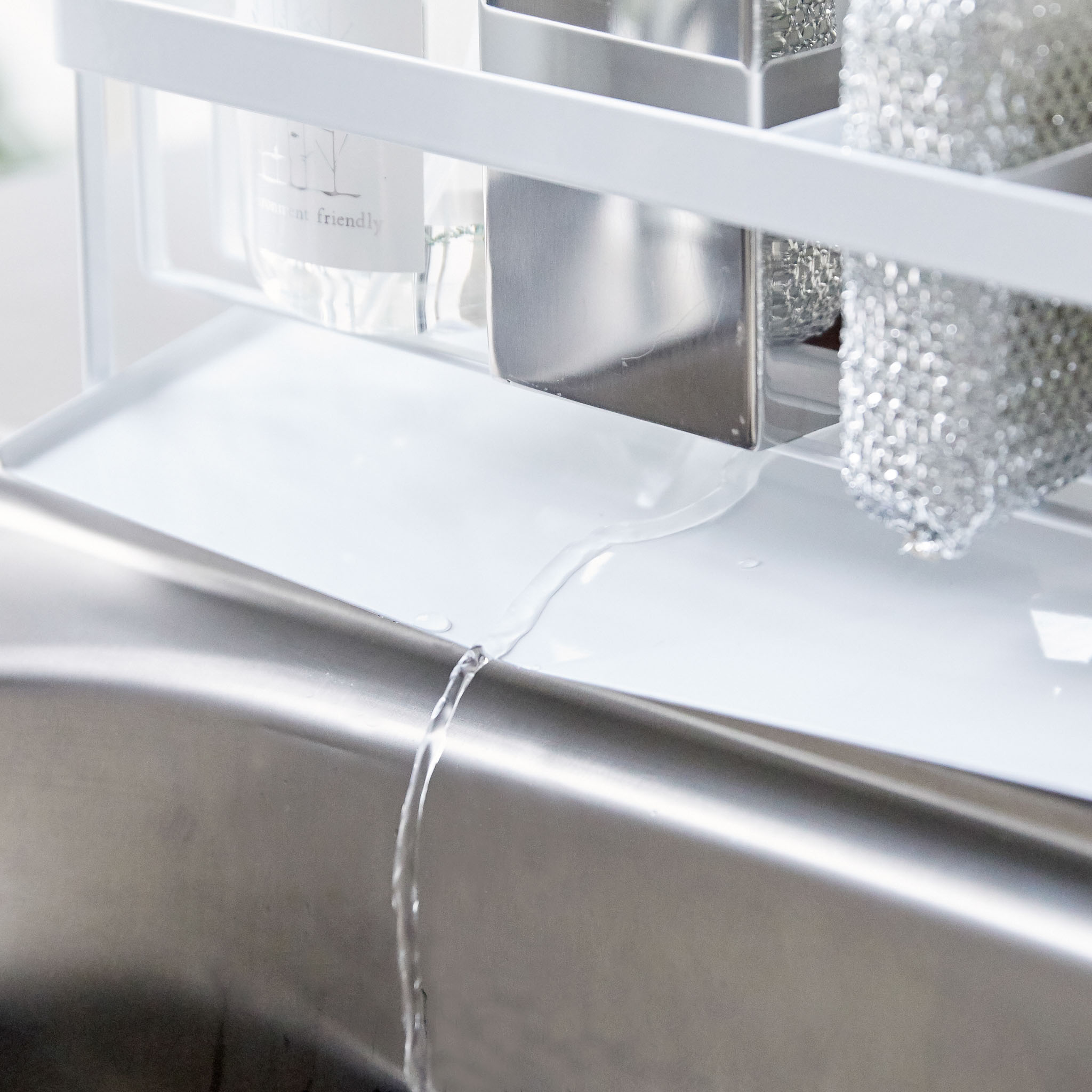 Sponge & Bottle Holder with Drainer : Practical Drainboard Surface
