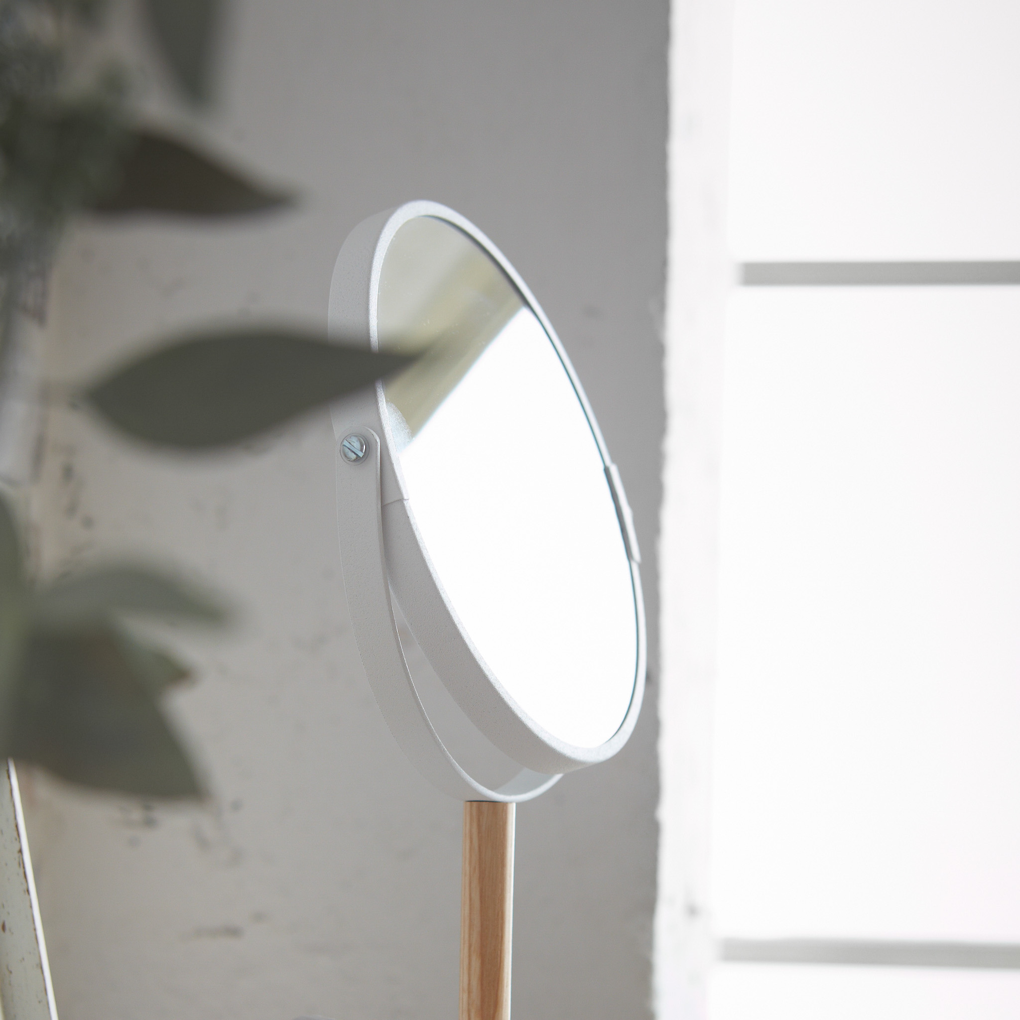 Makeup Mirror with Accessory Tray : 360° Rotatable