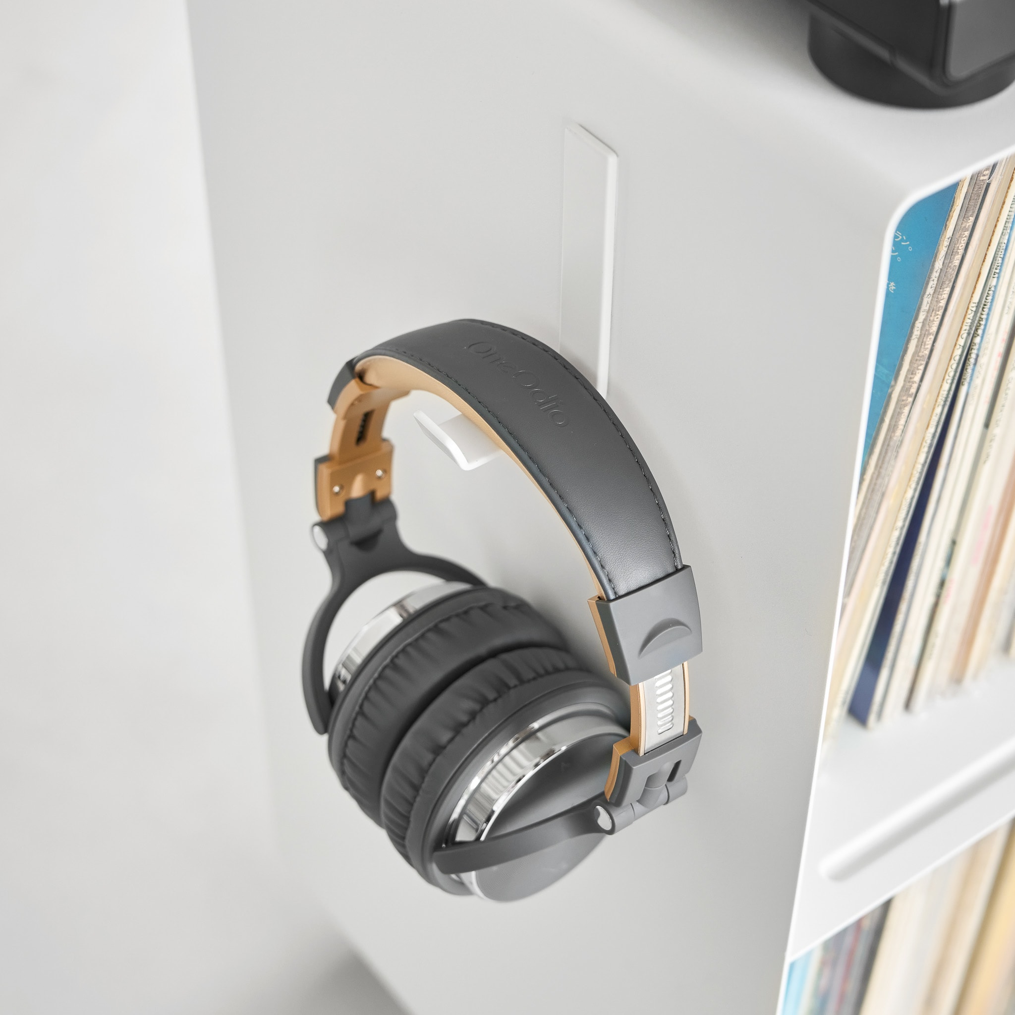 2-Tiered Record Rack with Casters : Magnetic Steel Body