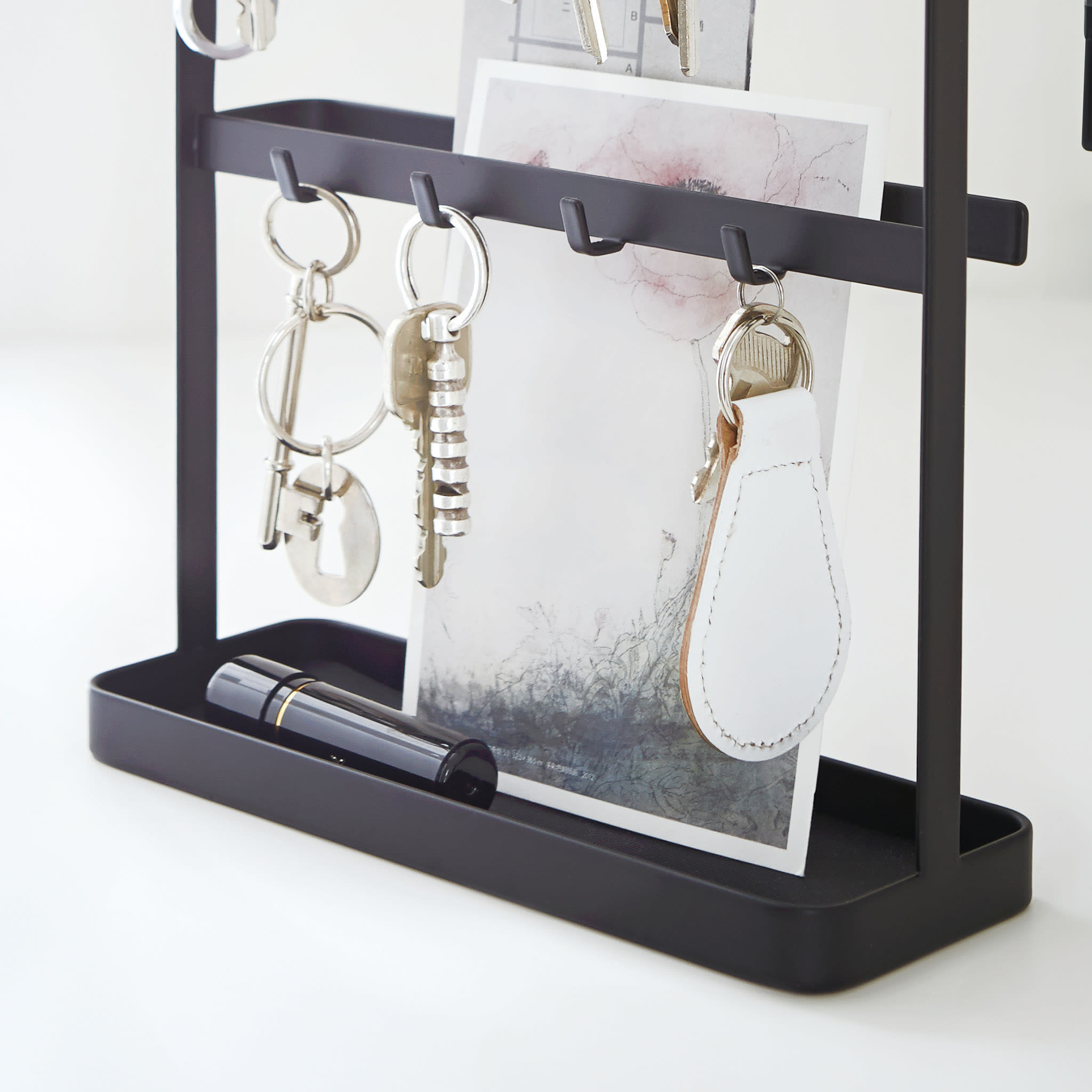 Key Hook Stand : Integrated Shelf