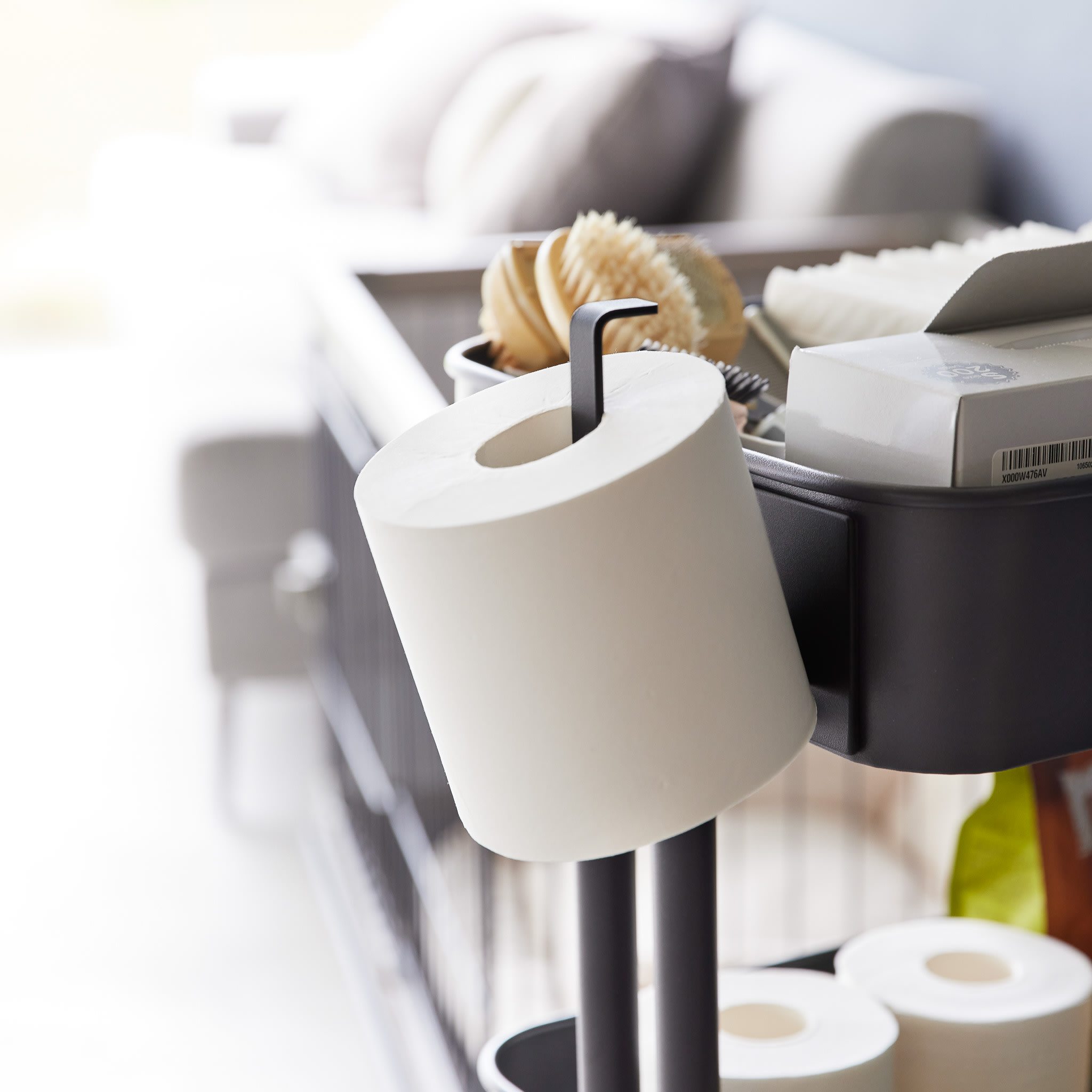 Magnetic Toilet Paper Holder : Vertical or horizontal placement