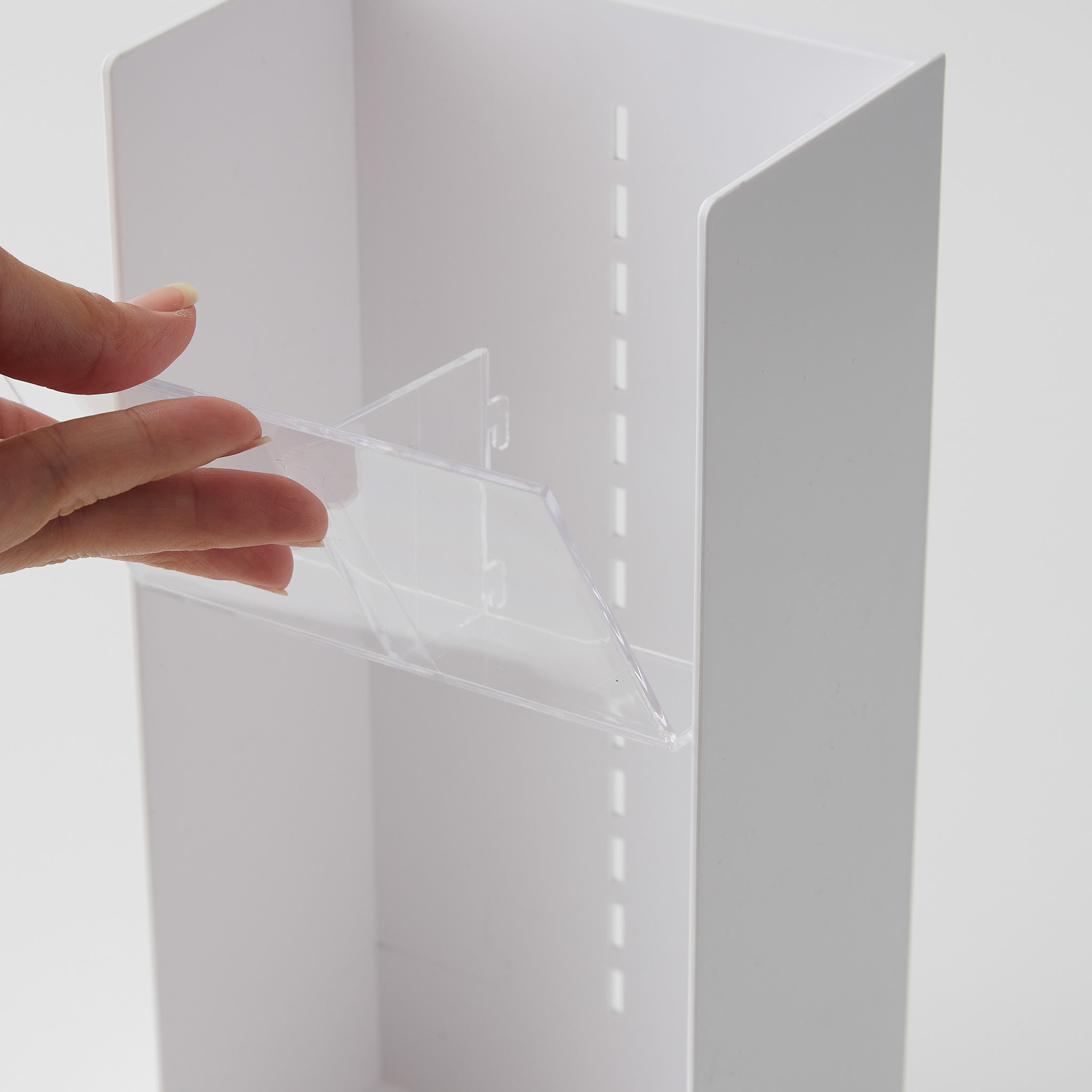 Makeup Storage Case : Height Adjustable