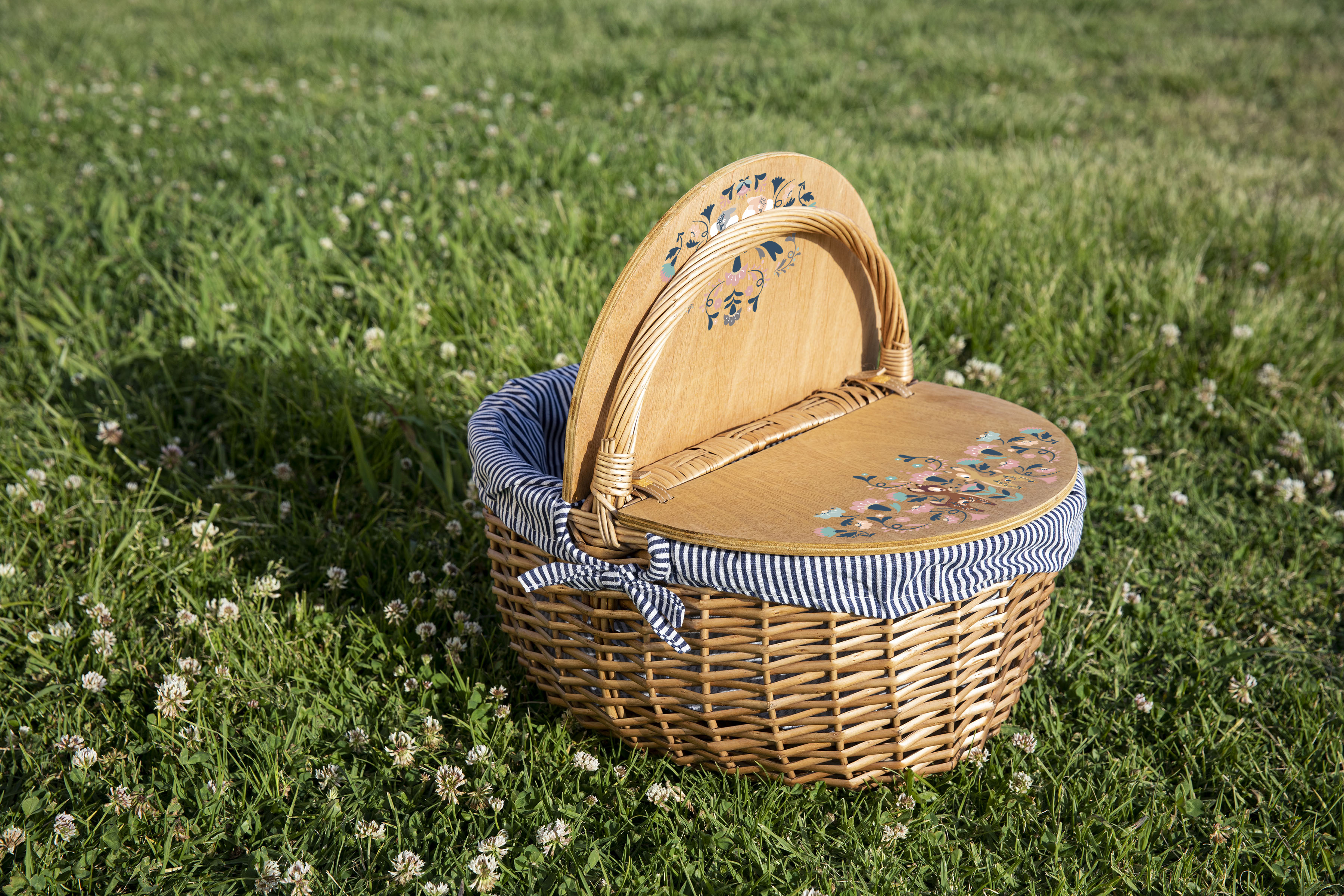 Bambi - Country Picnic Basket