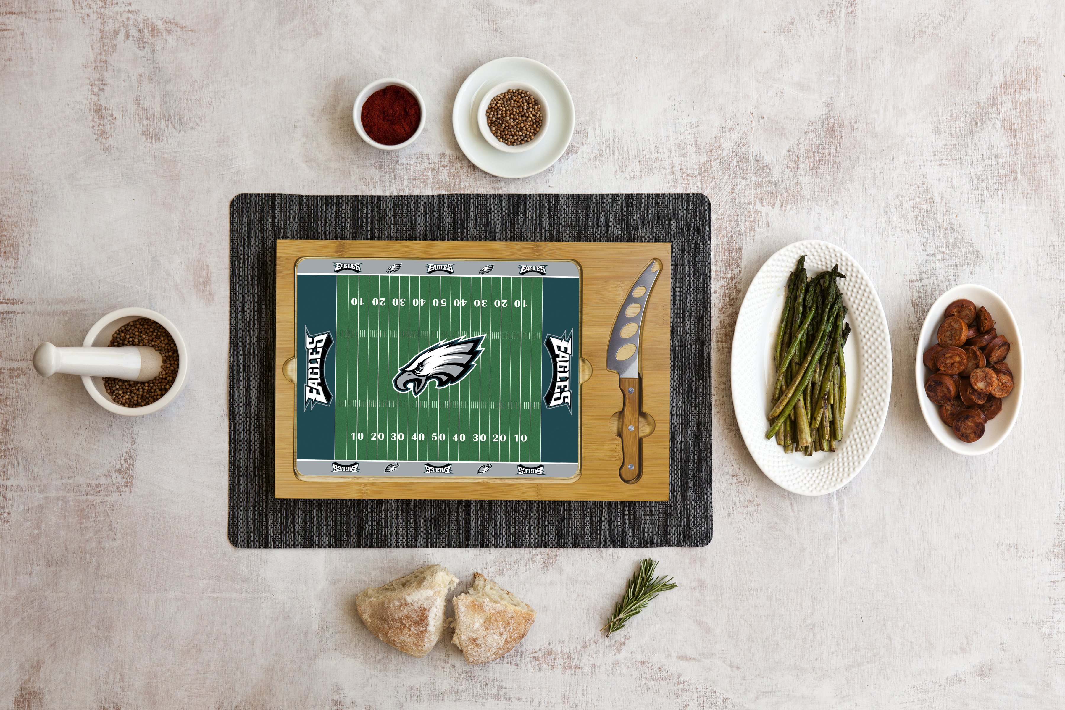 Football Field - Philadelphia Eagles - Icon Glass Top Cutting Board & Knife Set