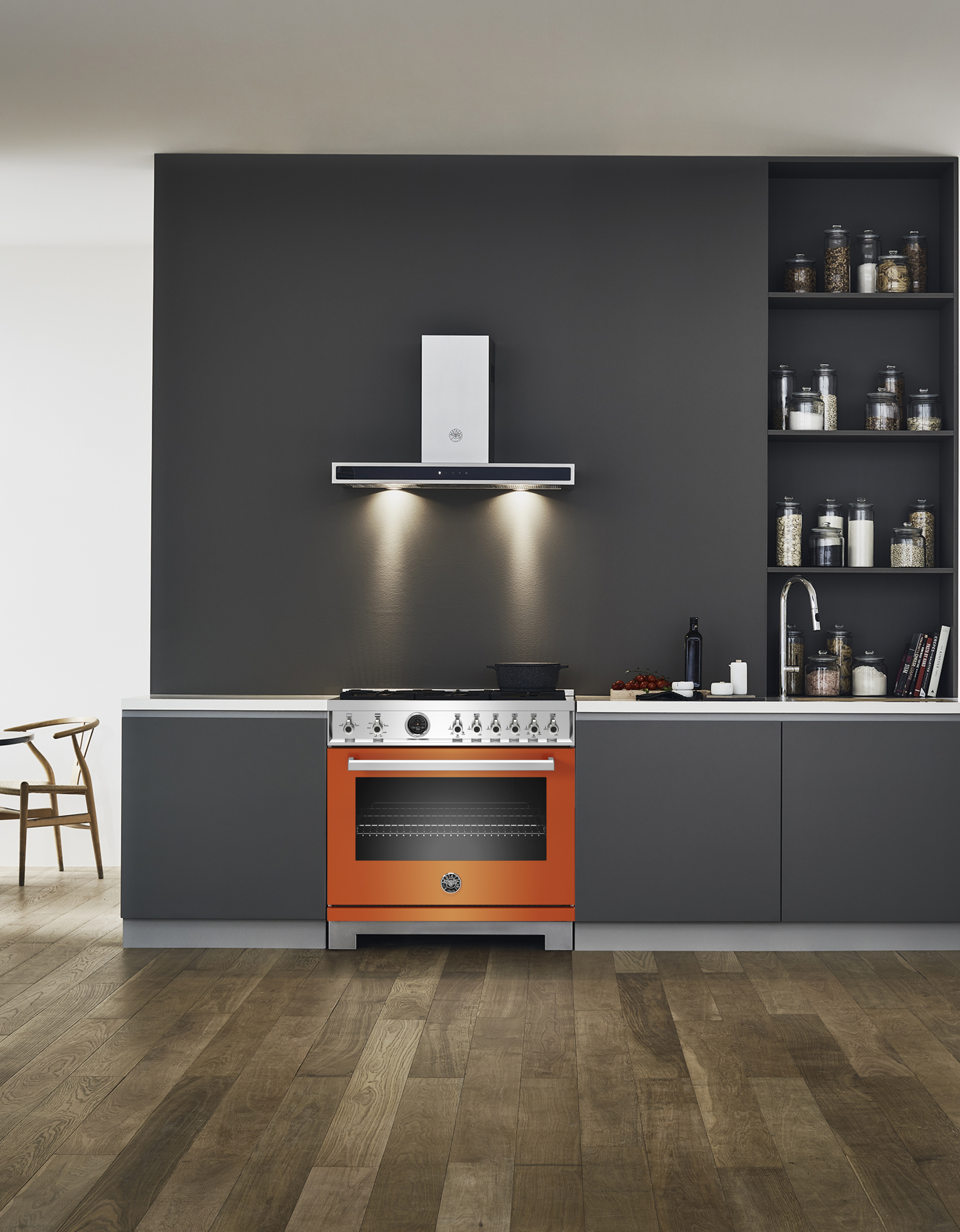 Bertazzoni 36" Professional Series range - Electric self clean oven - 6 brass burners