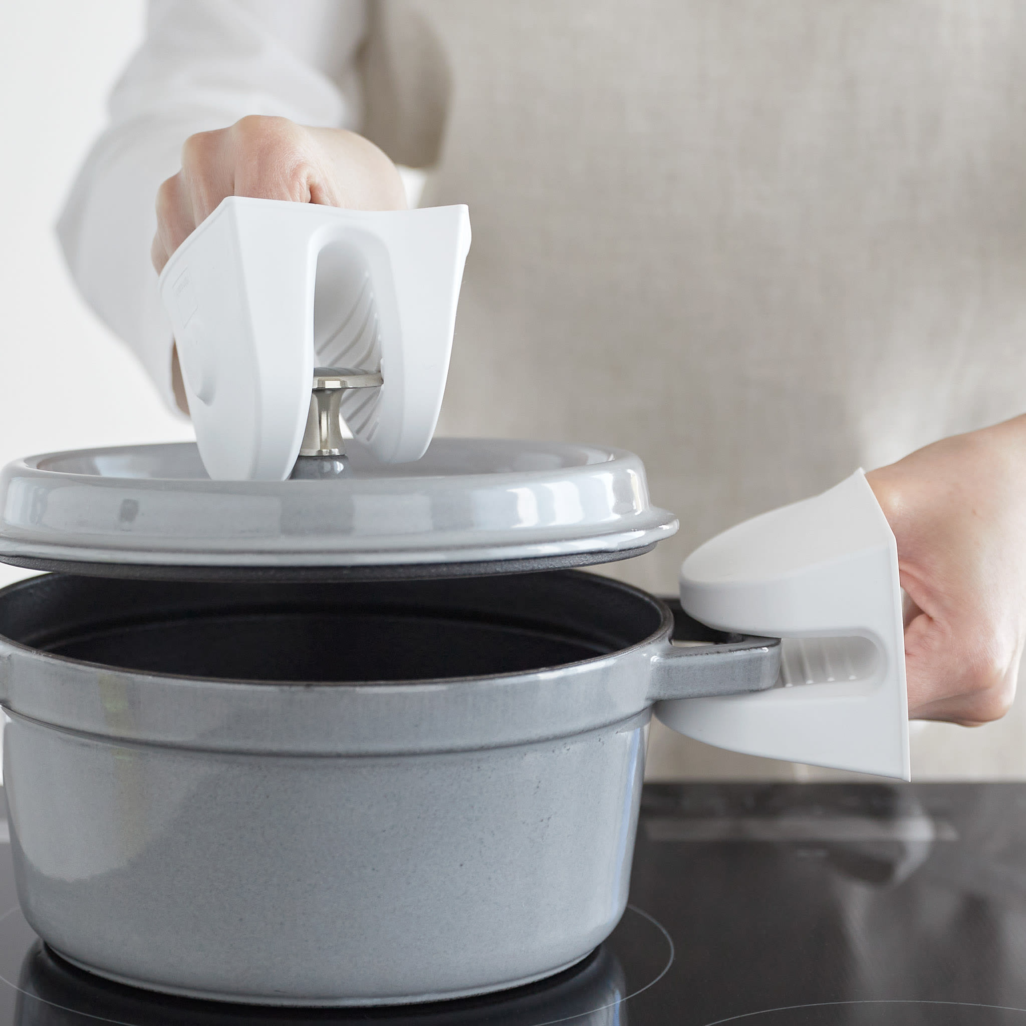 Magnetic Silicone Pot Holders (Set of 2) : Non-slip Silicone Design