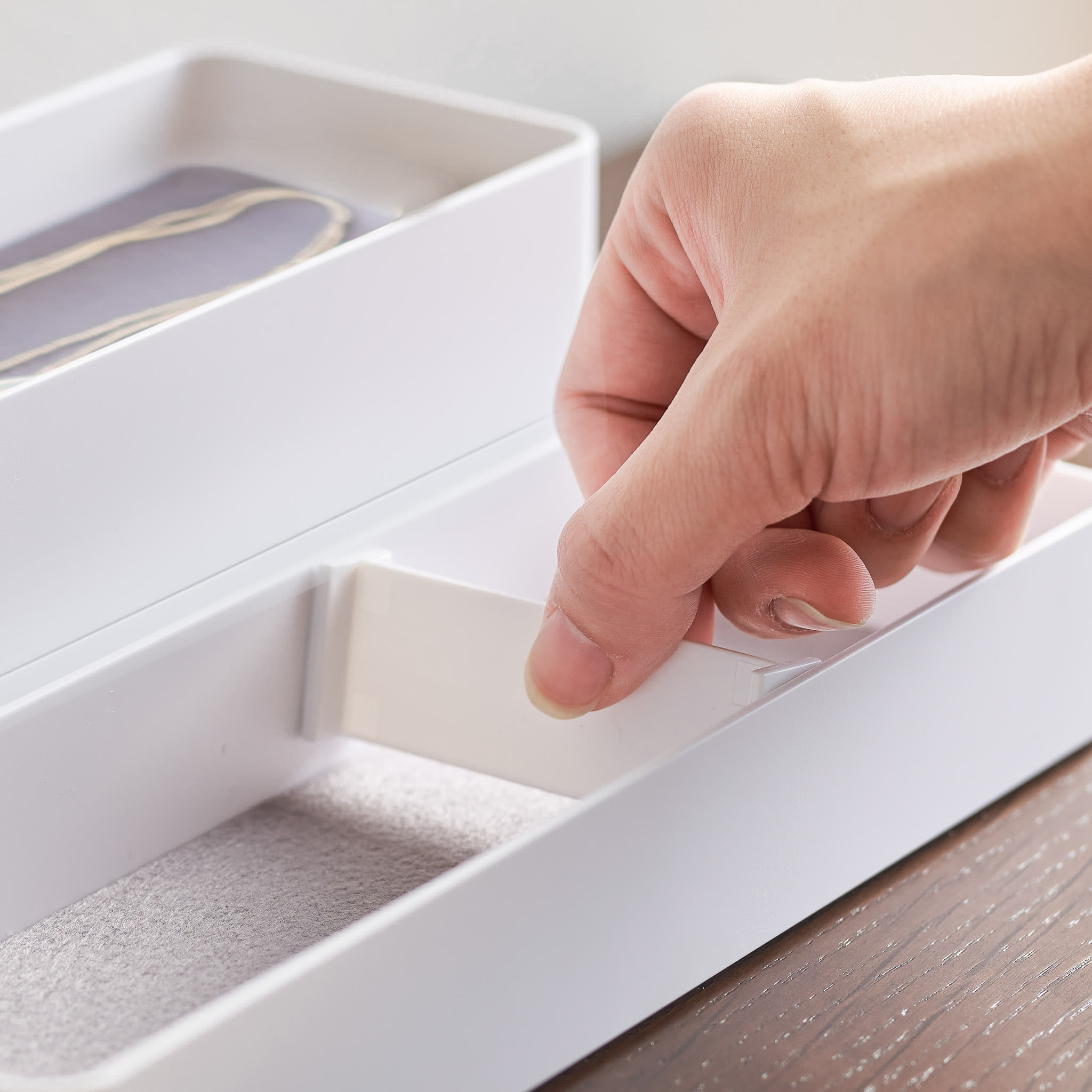 3-Tiered Slim Accessory Box : Flexibly Adjustable Dividers