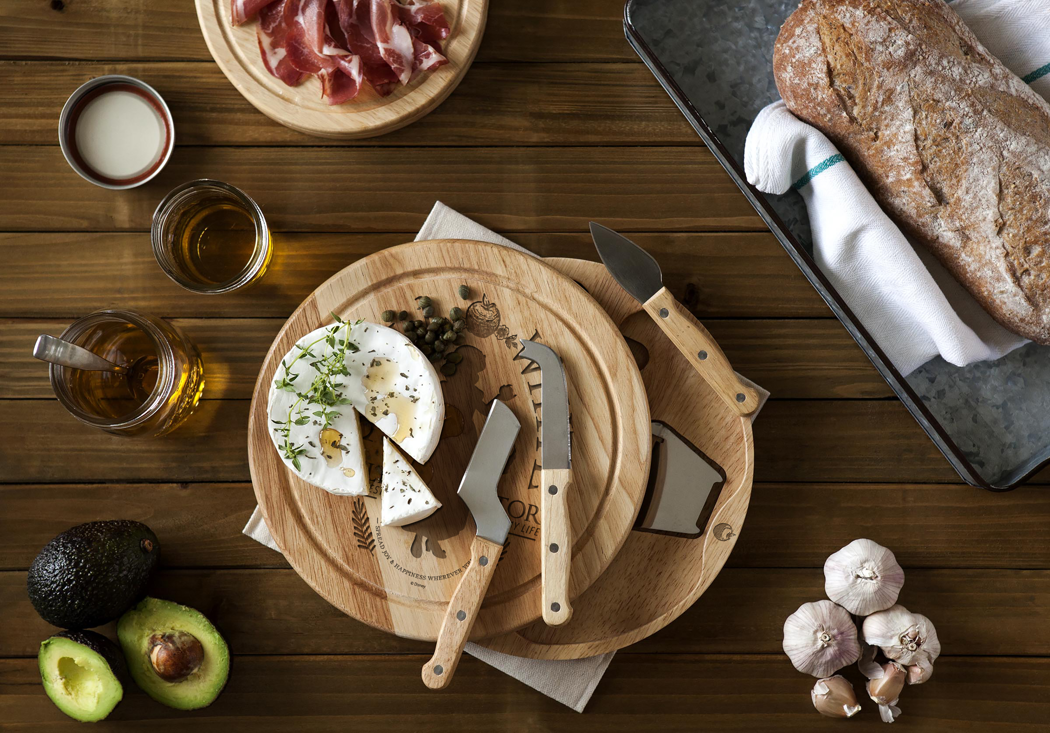 Snow White - Circo Cheese Cutting Board & Tools Set