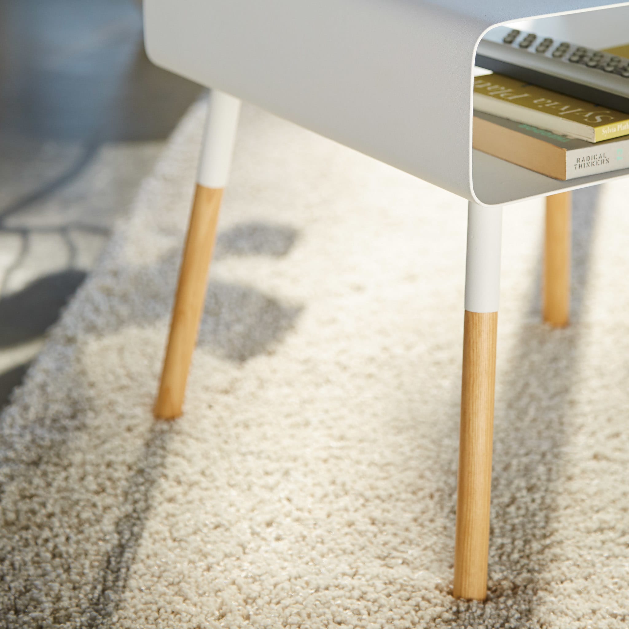 Niedriger Beistelltisch : Beistelltisch, aber als Ablage