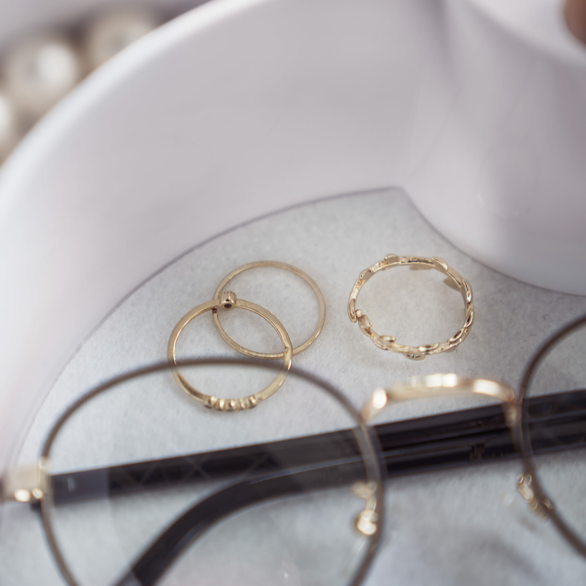 2-Tiered Accessory Box Deep : Non-Slip Felt Lining