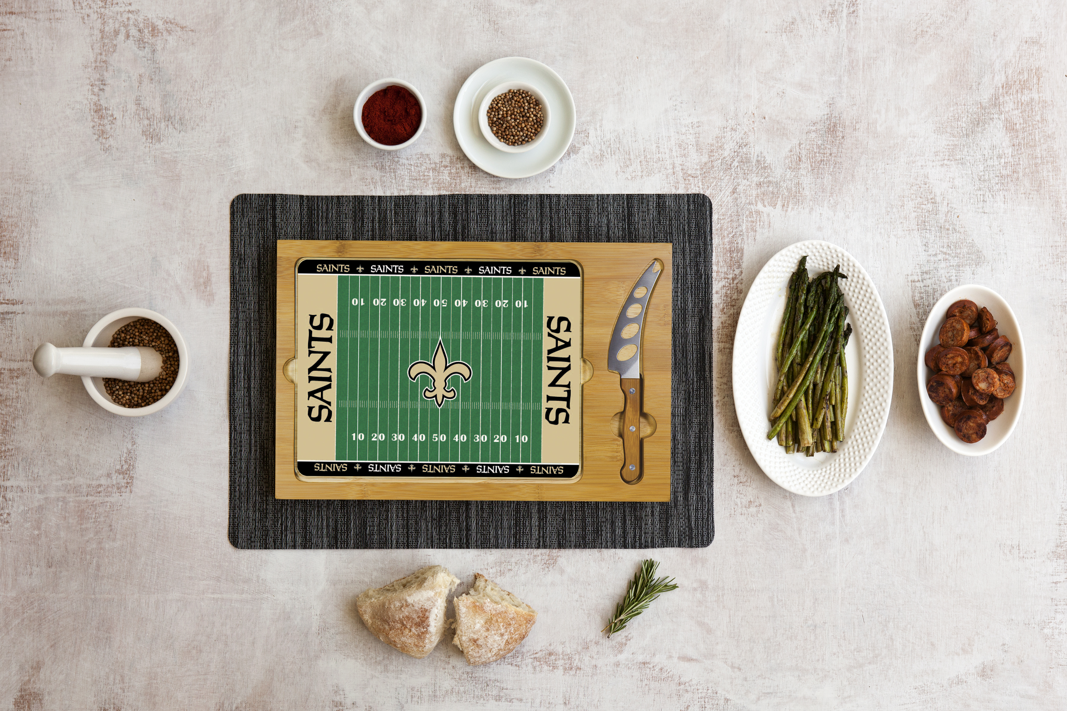 New Orleans Saints Football Field - Icon Glass Top Cutting Board & Knife Set