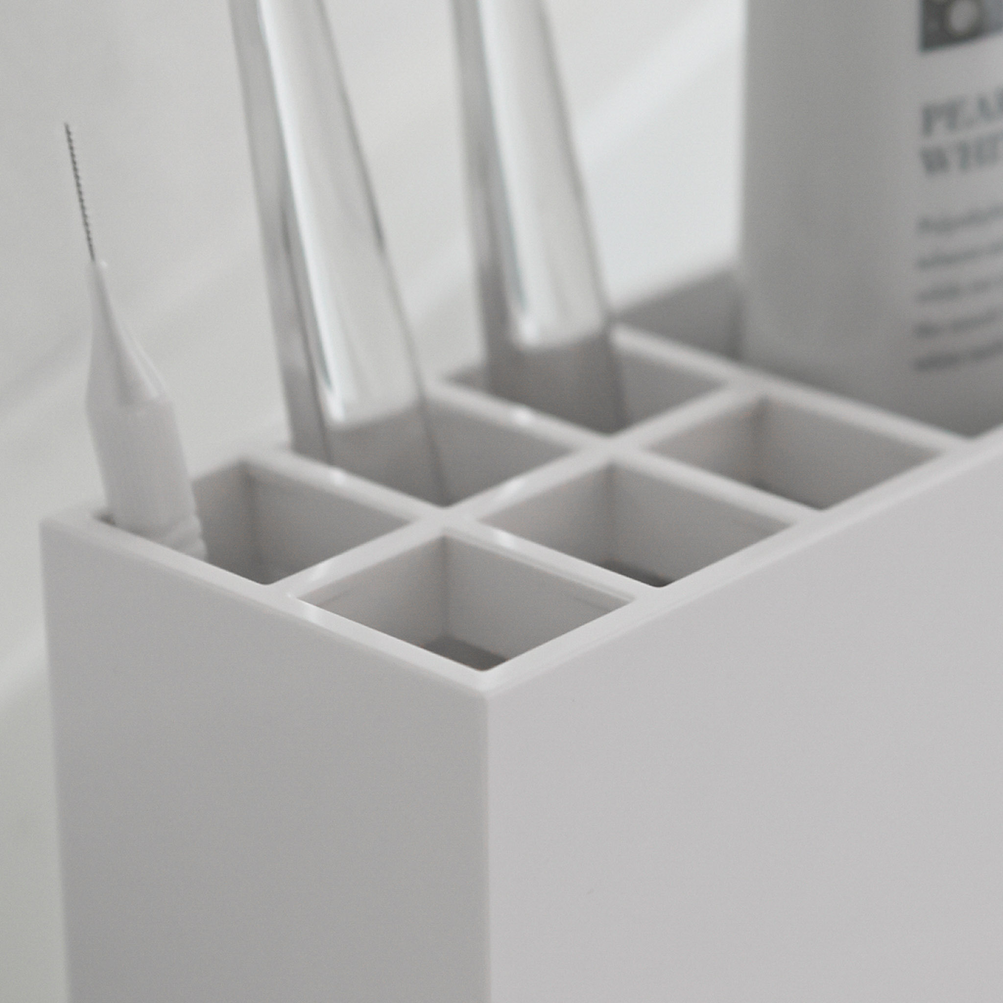 Toothbrush Stand : Six Practical Compartments