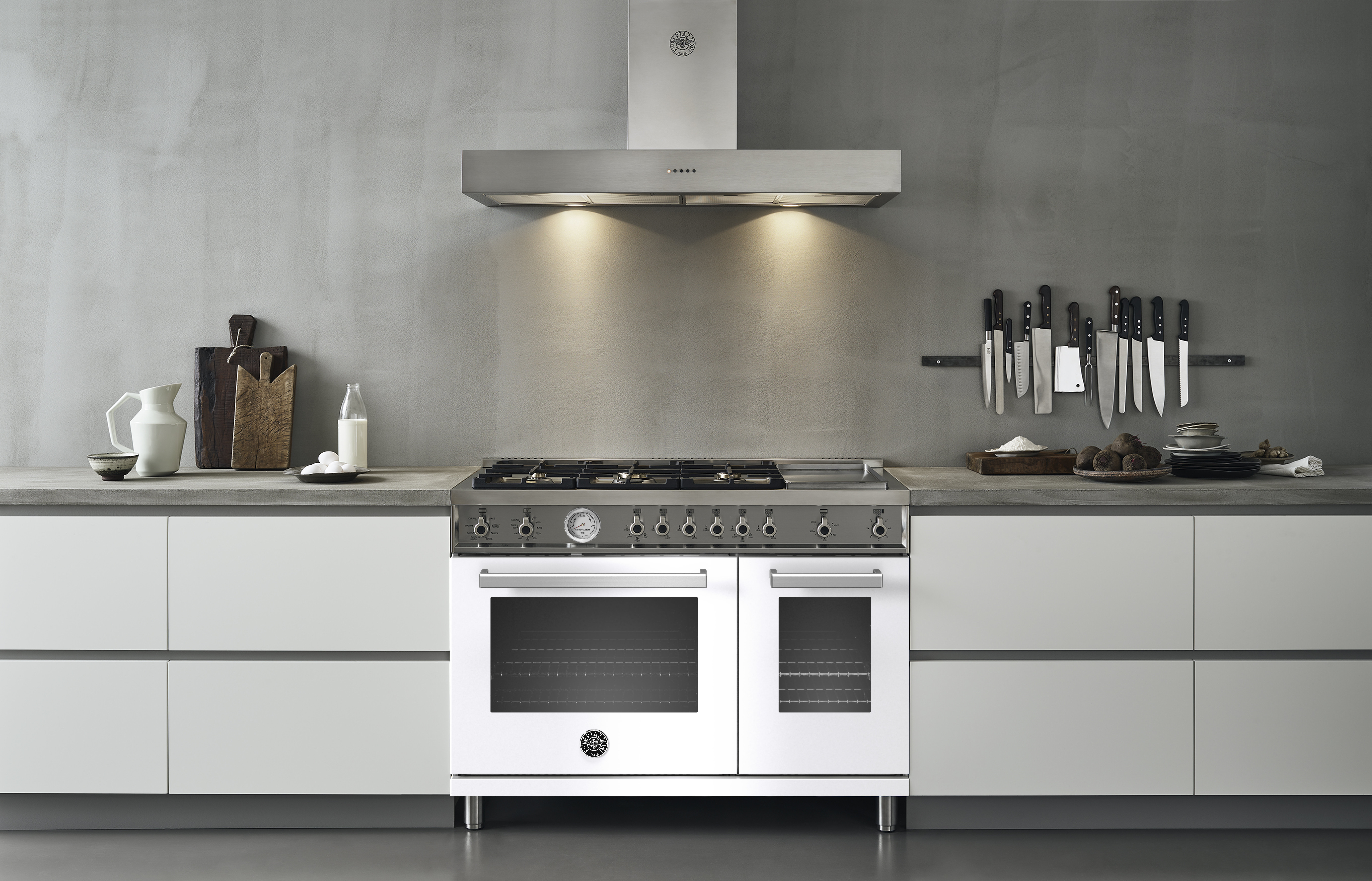 Bertazzoni 48" Professional Series range - Gas Oven - 6 brass burners + griddle