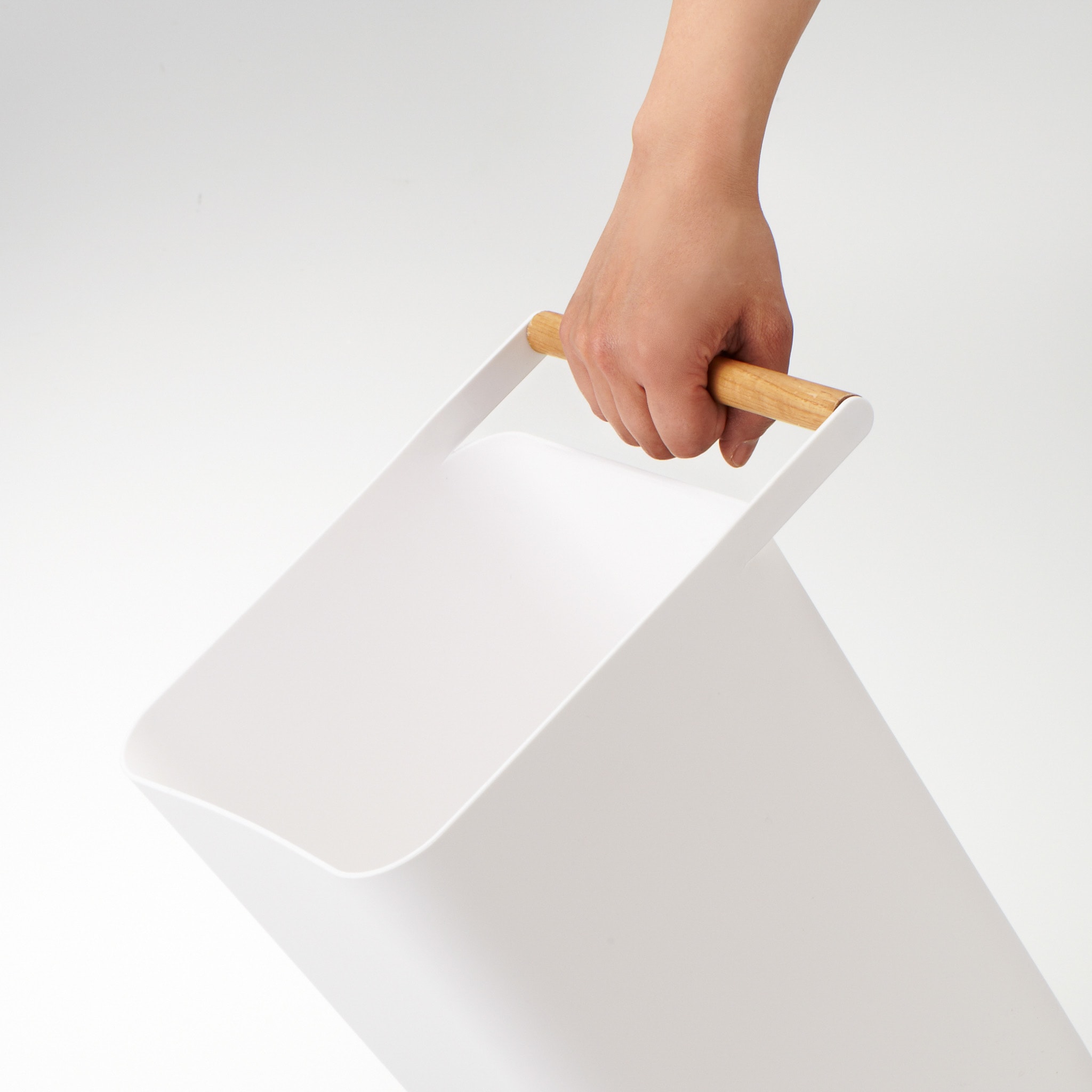 Trash Can : Stylish Wooden Handle