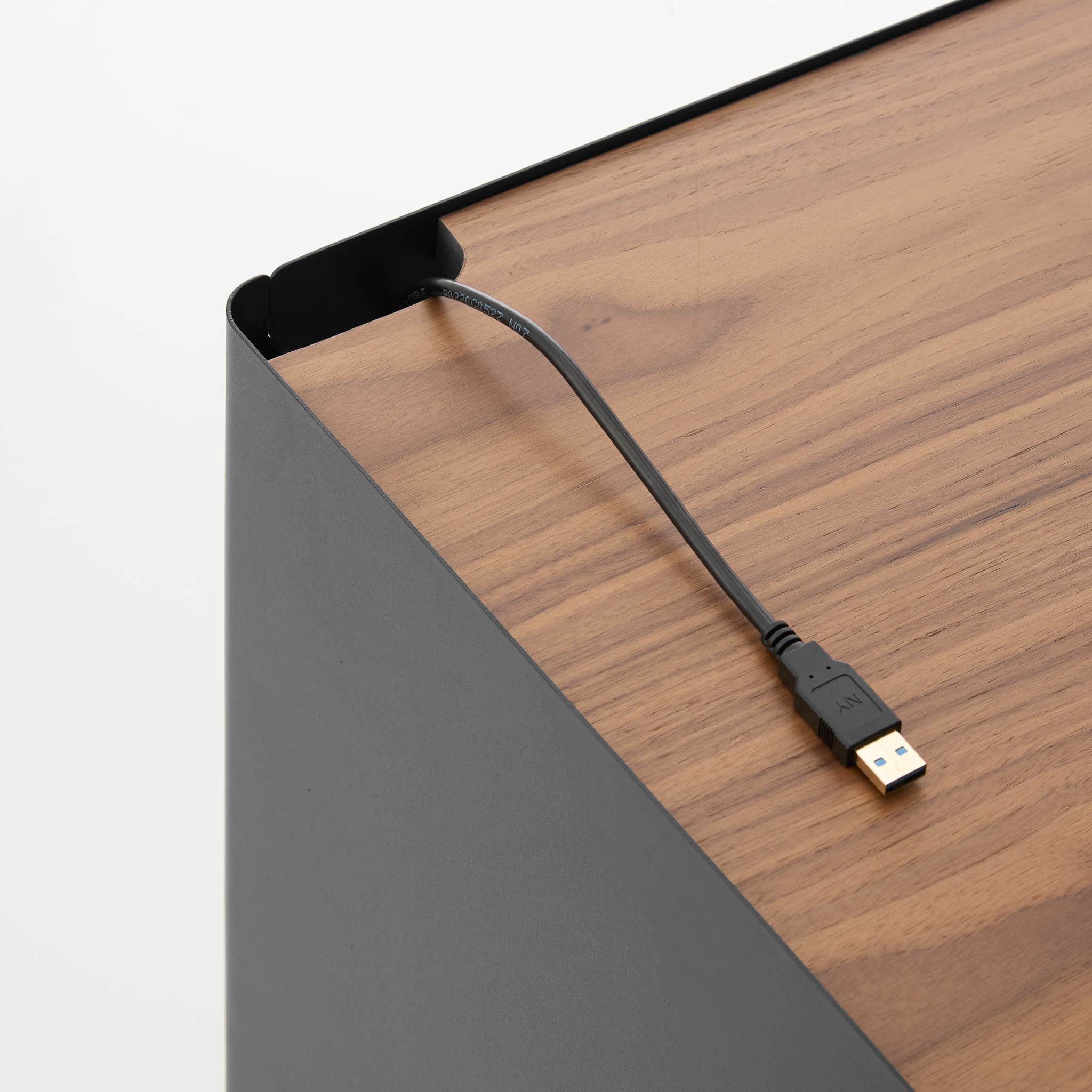 Semi-Closed Wood-Top Storage Wagon : Practical Cable Cutout