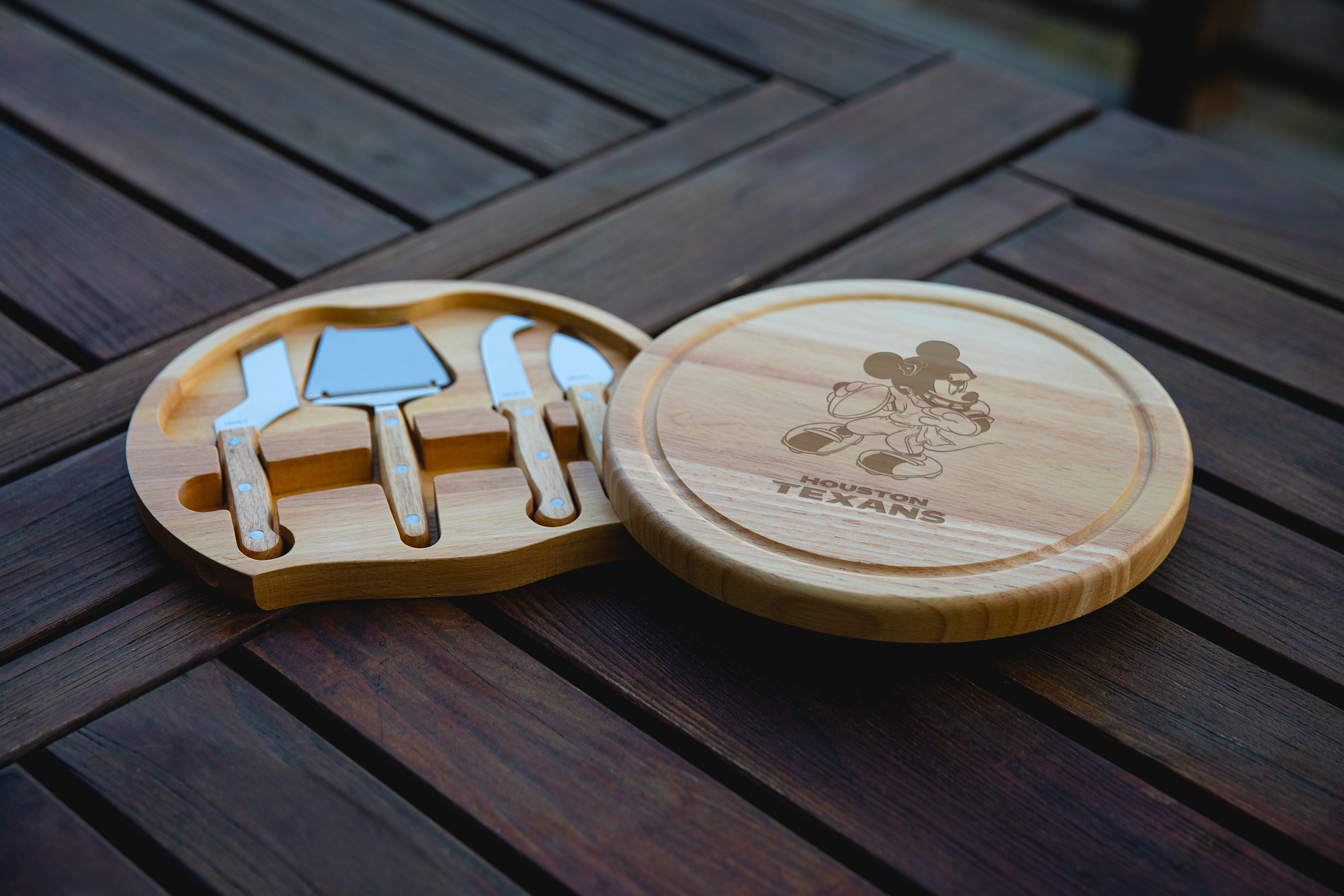 Houston Texans Mickey Mouse - Circo Cheese Cutting Board & Tools Set