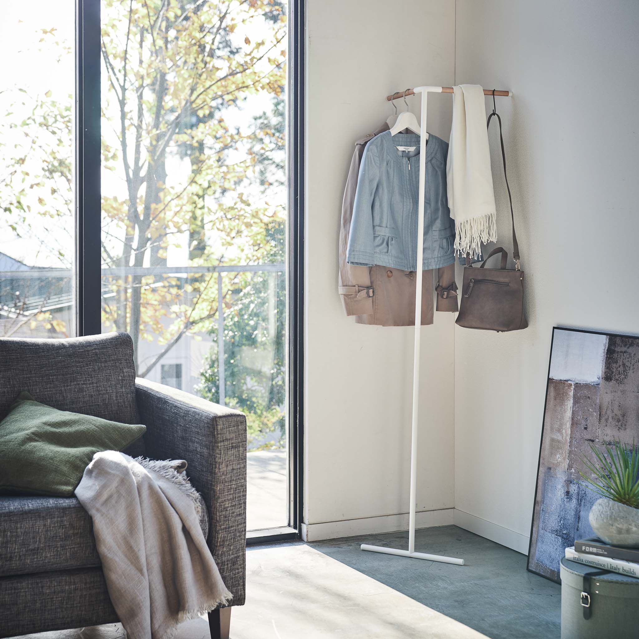Leaning Corner Coat Rack : Flexible Use