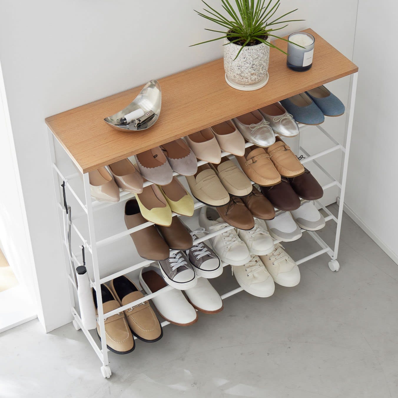 5-Tiered Wood-Top Shoe Rack with Casters : Generous storage capacity
