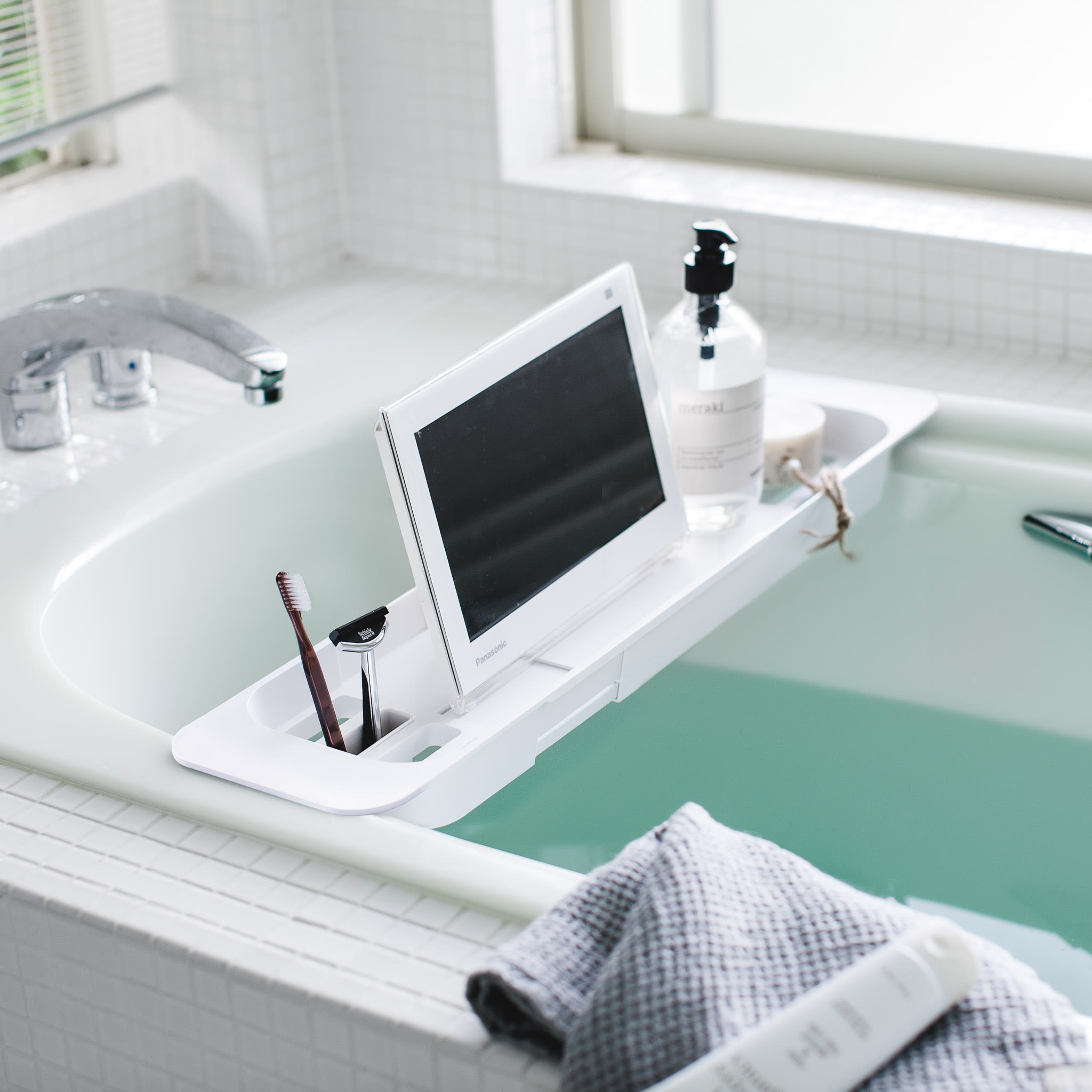 Extendable Bathtub Tray : High Load Capacity