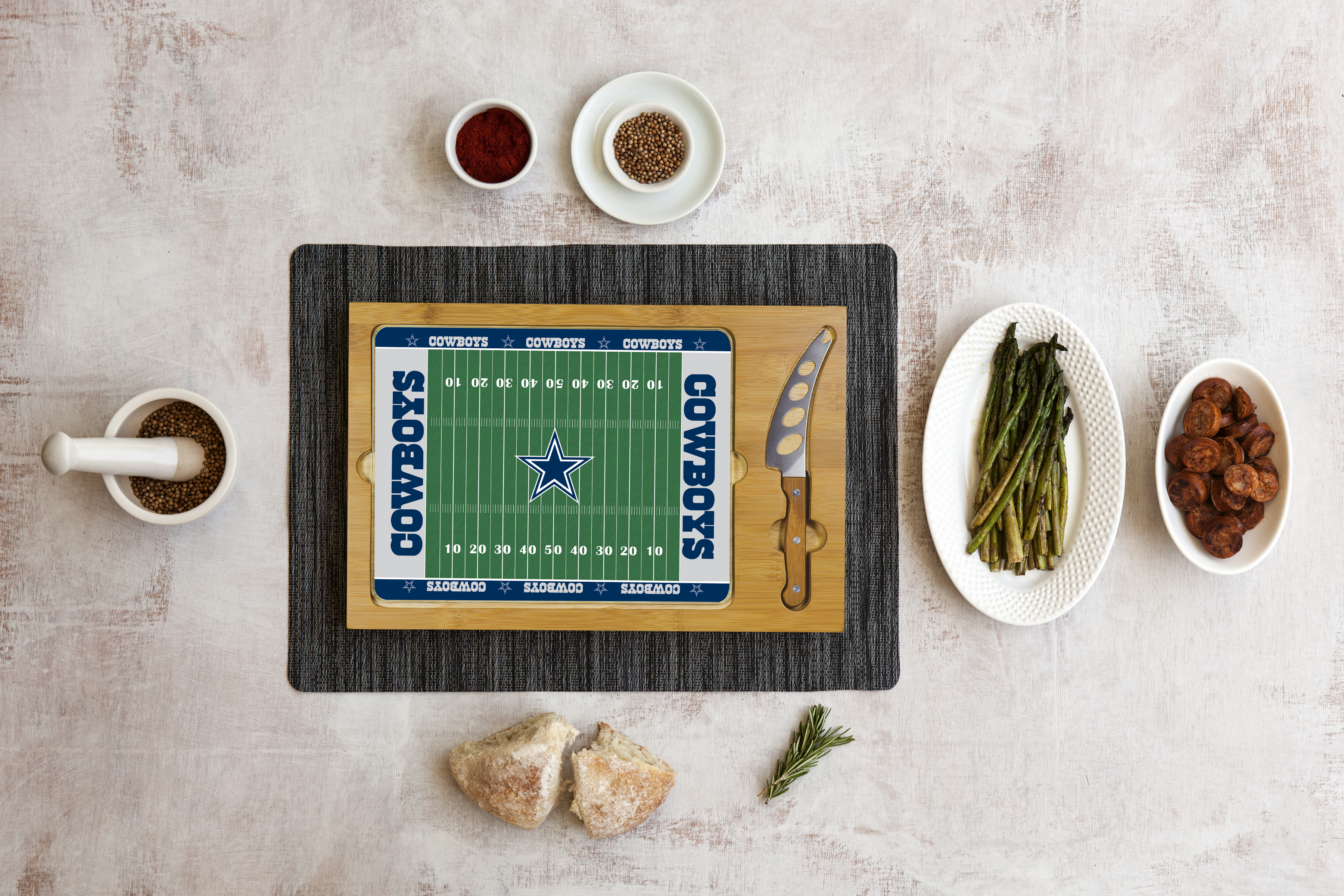 Football Field - Dallas Cowboys - Icon Glass Top Cutting Board & Knife Set