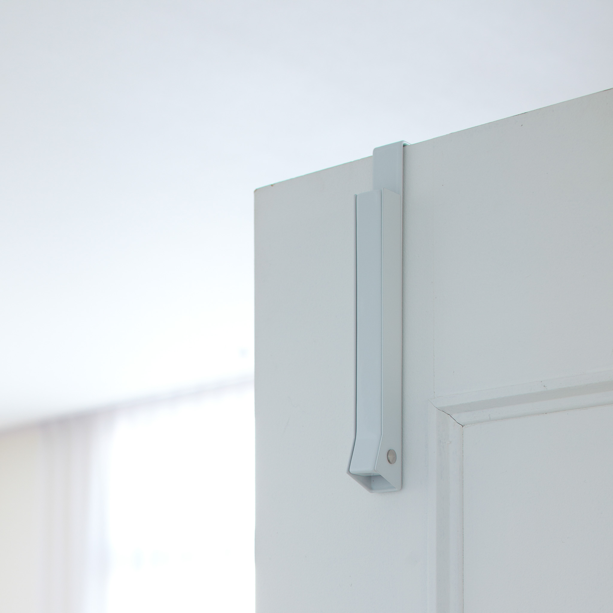 Foldable Over-The-Door Hanger : Foldable & Space-Saving