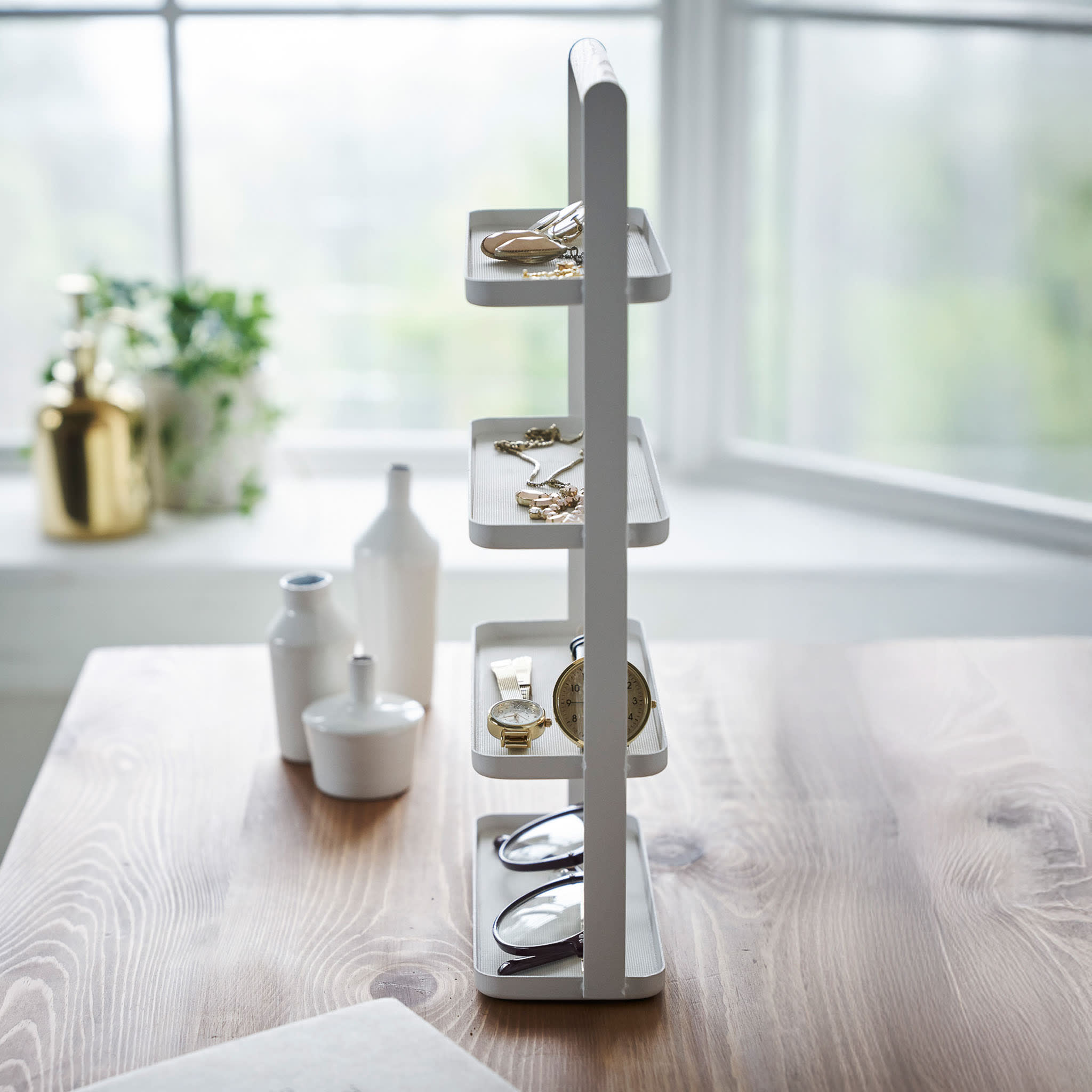 4-Tiered Accessory Tray : Slim 4-Tier Design