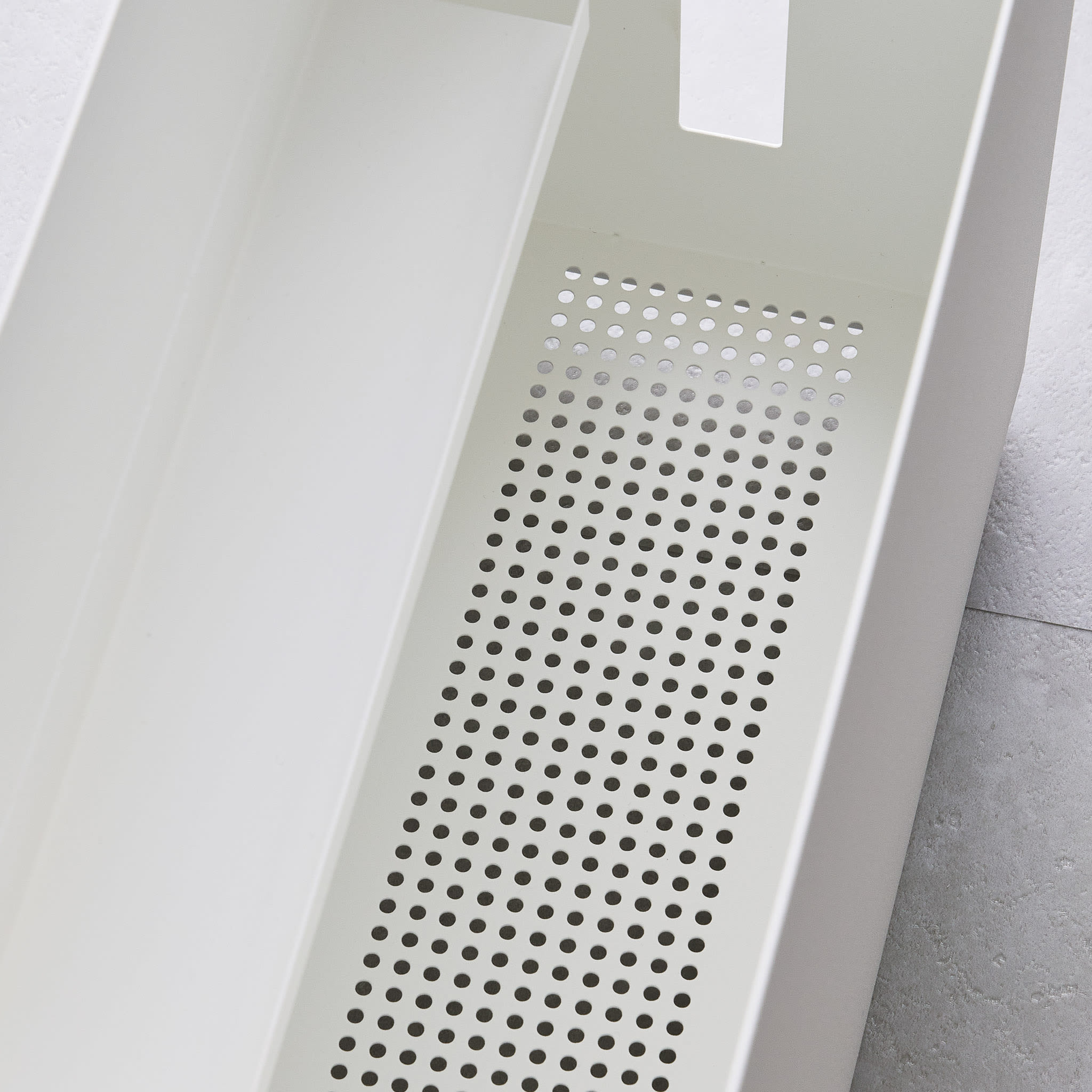 Cable Box with Casters : Good Ventilation