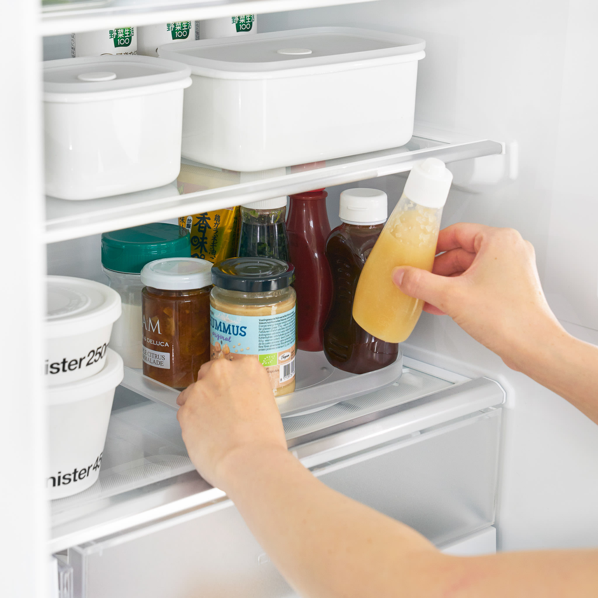 Slim Rotating Storage Tray : Slim and User-Friendly Design