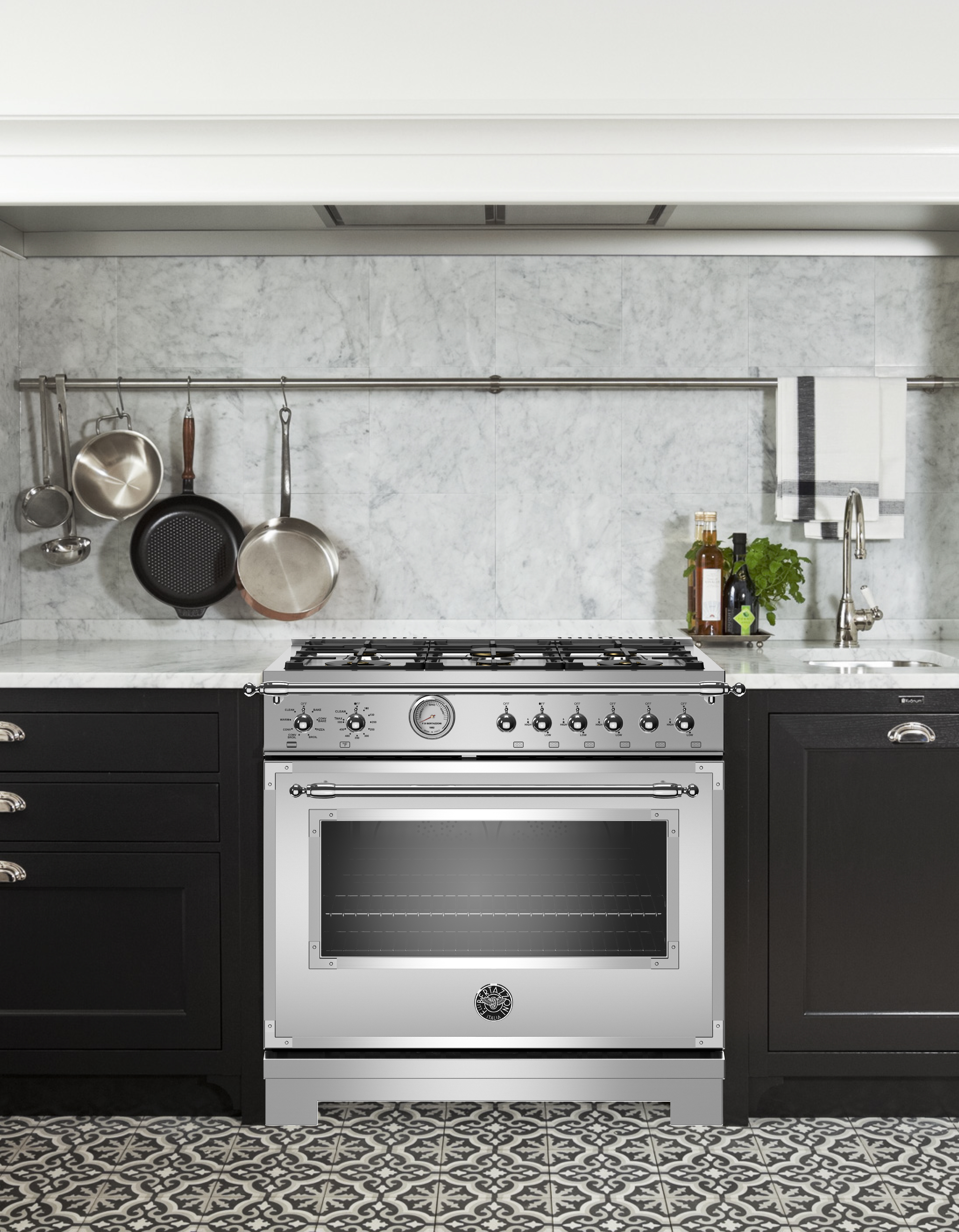 Bertazzoni 36" Heritage Series range - Gas Oven - 6 brass burners