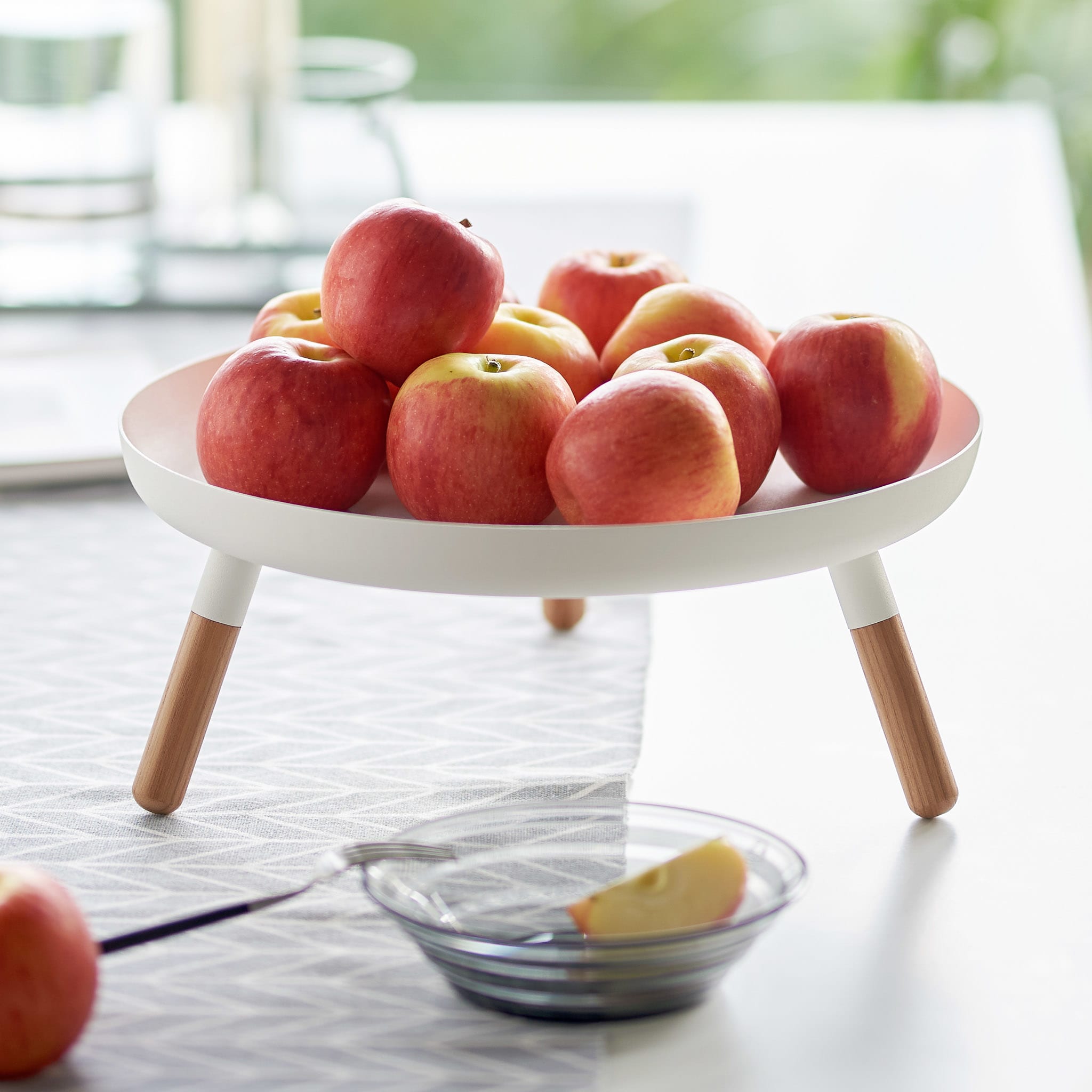 Tray with Legs : Quick Assembly