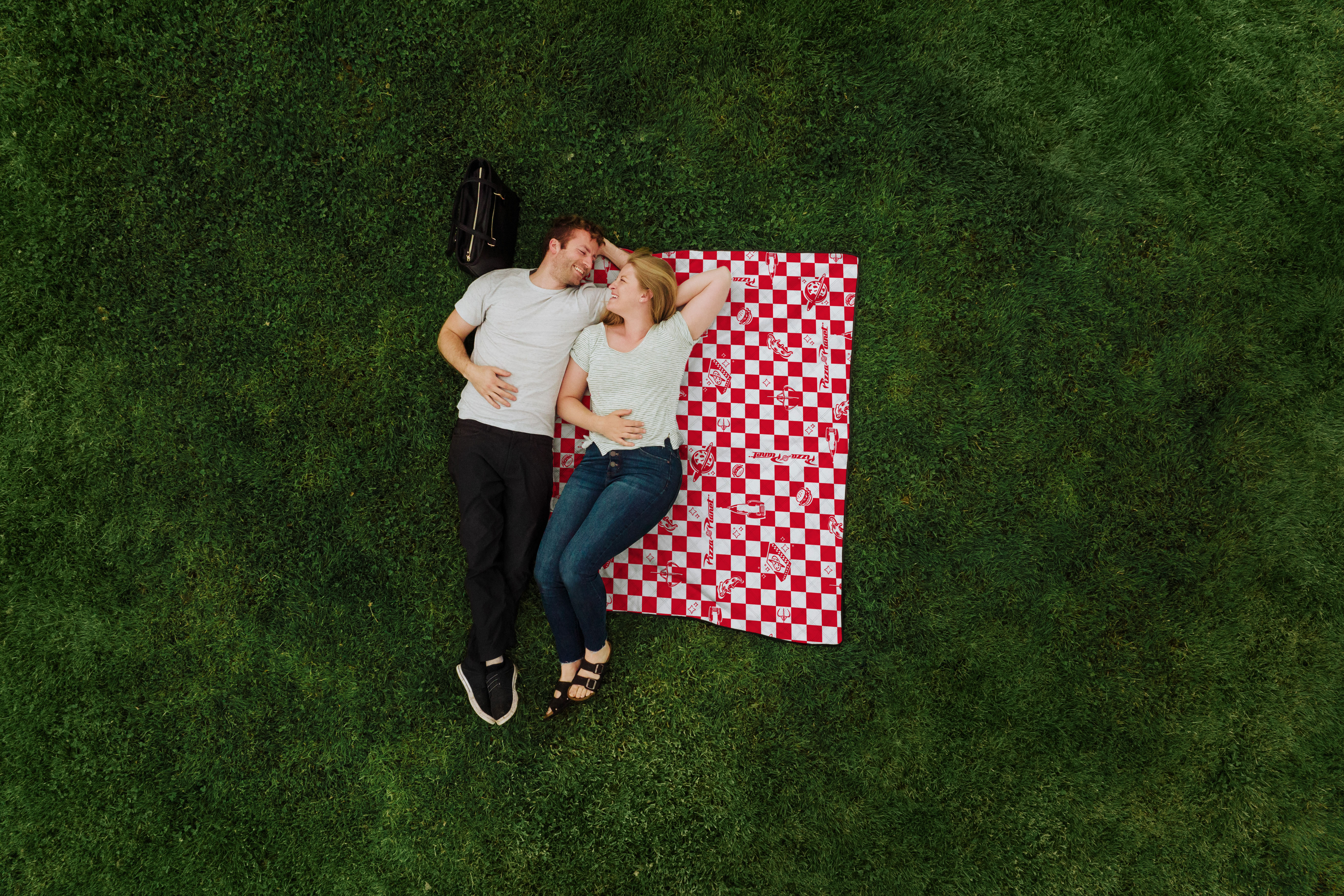 Toy Story Pizza Planet - Impresa Picnic Blanket