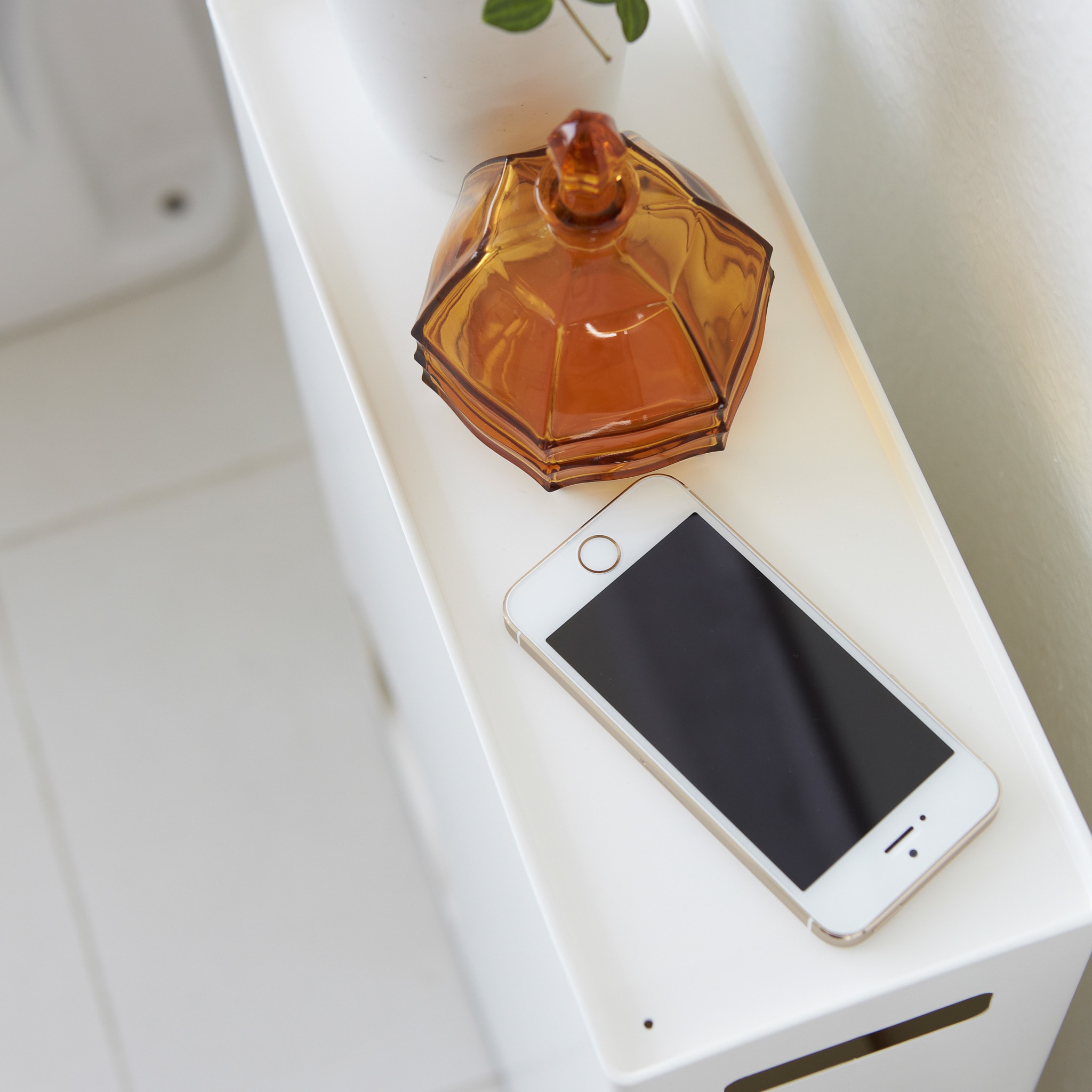 Toilet Paper Stocker : Multifunctional Lid