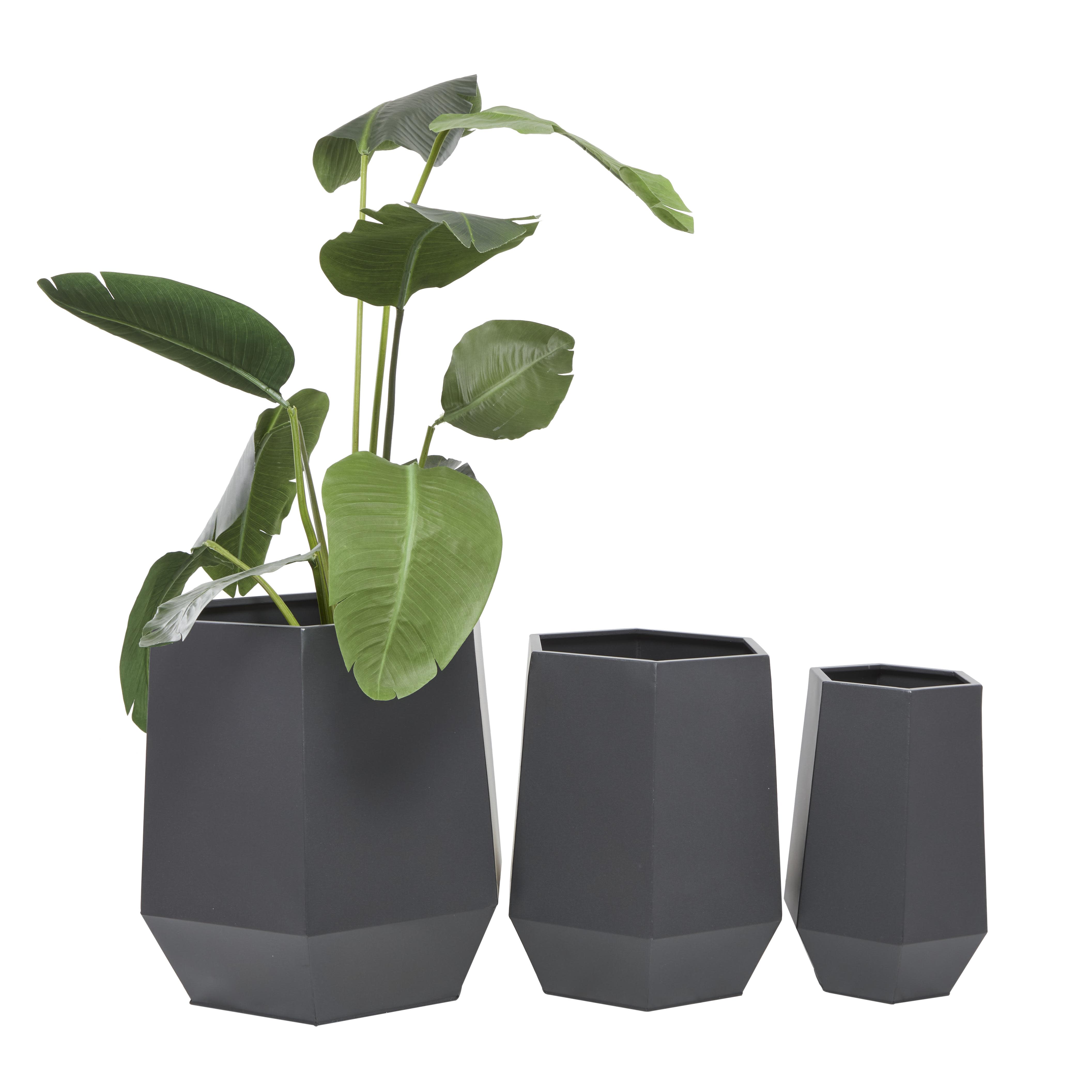 CosmoLiving by Cosmopolitan Gray Metal  Indoor Outdoor Planter, Set of 3 21", 16", 11"W