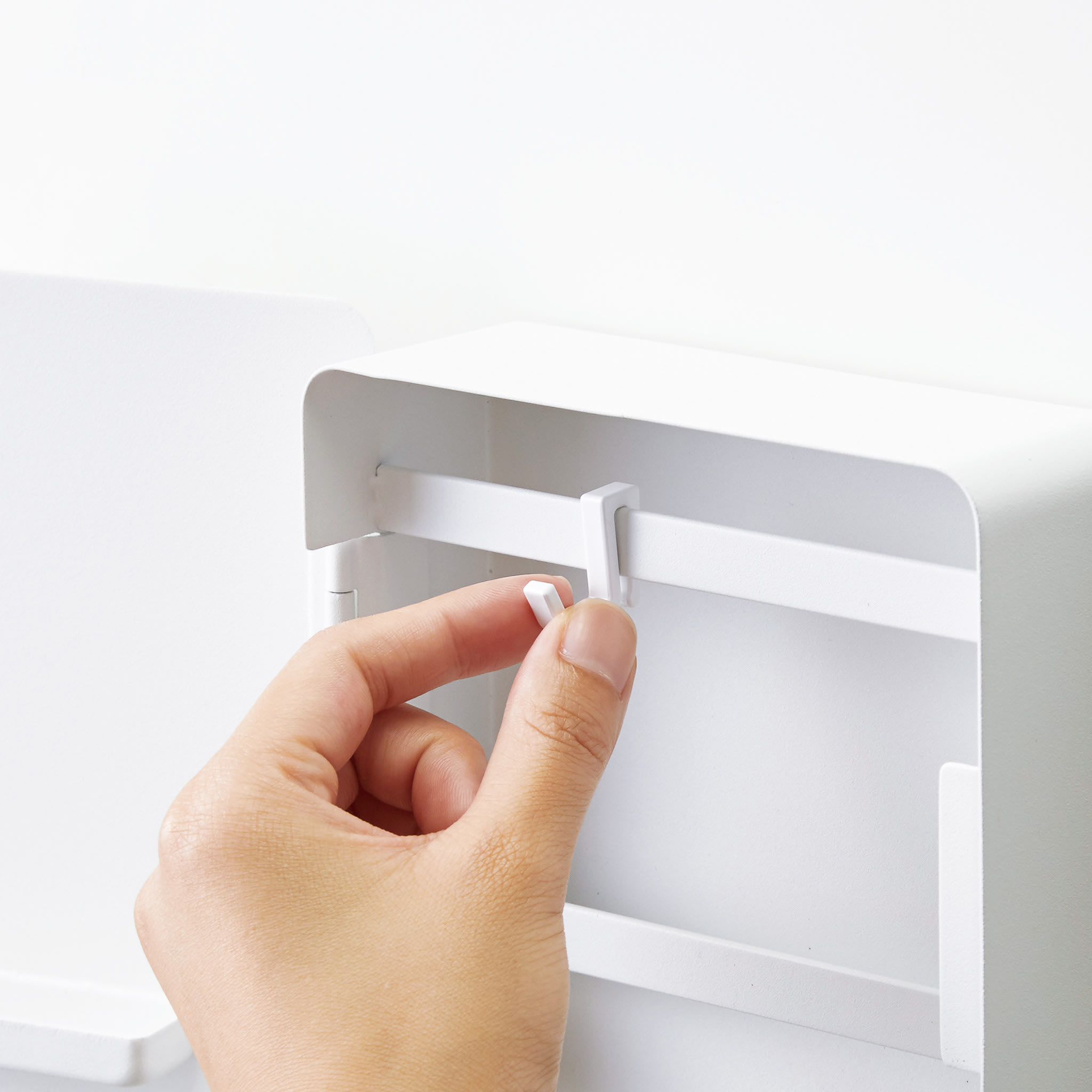 Magnetic Key Box : 5 Flexible Hooks