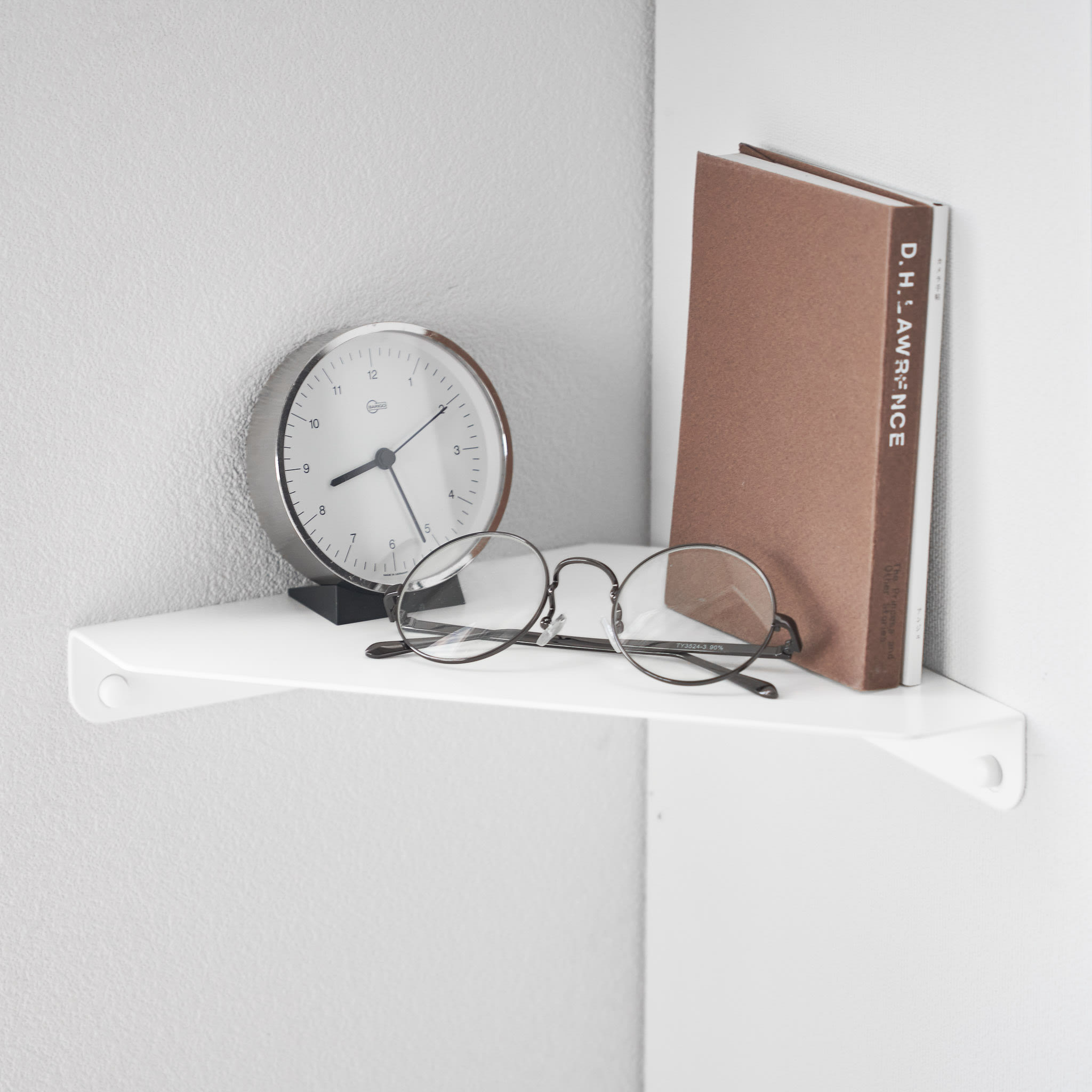 Wall-Mounted Corner Shelf : Perfect Solution for Small Spaces