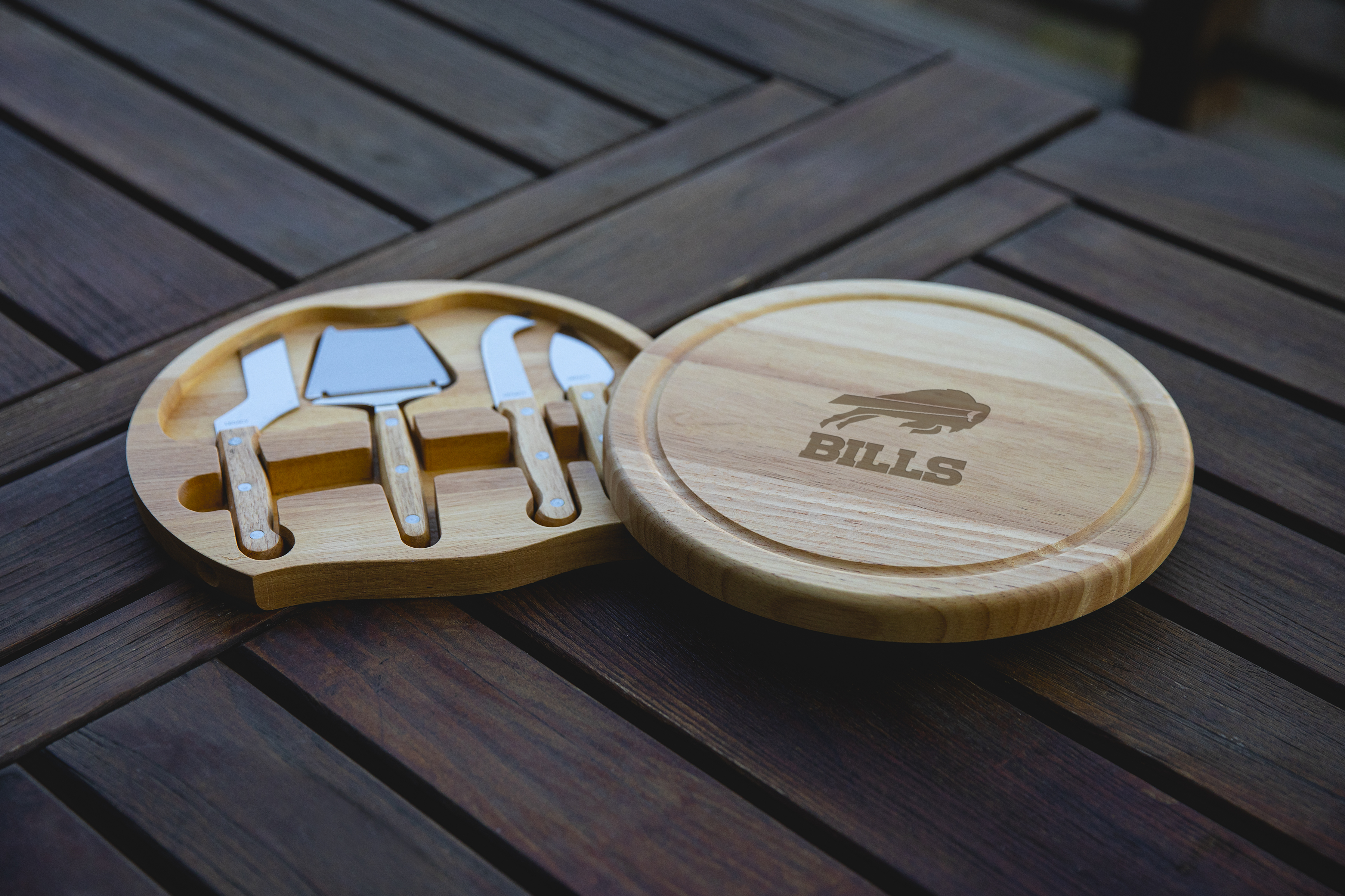 Buffalo Bills - Circo Cheese Cutting Board & Tools Set