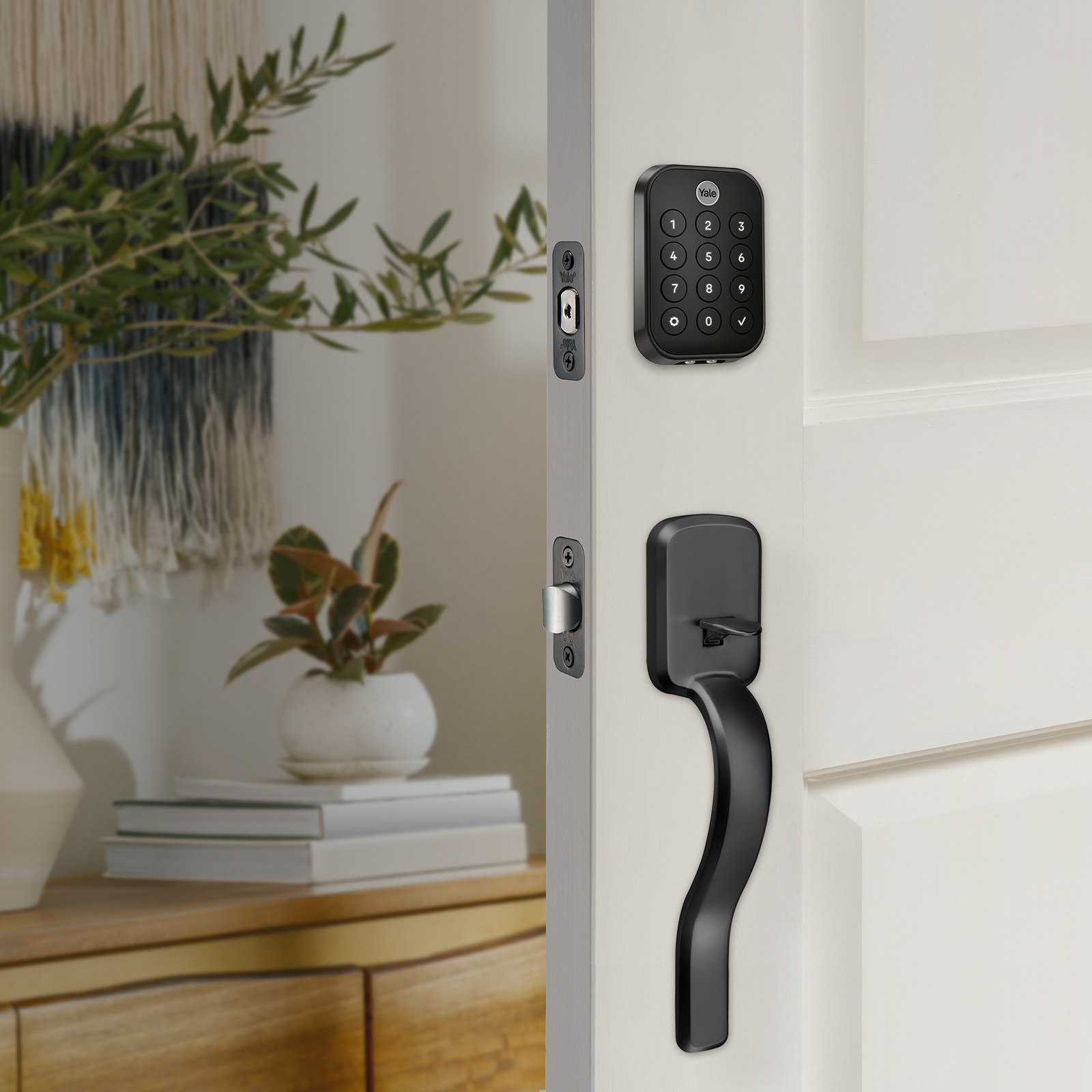 Yale Assure Lock 2 Touch Key-Free Keypad with Wi-Fi and Ridgefield Handleset