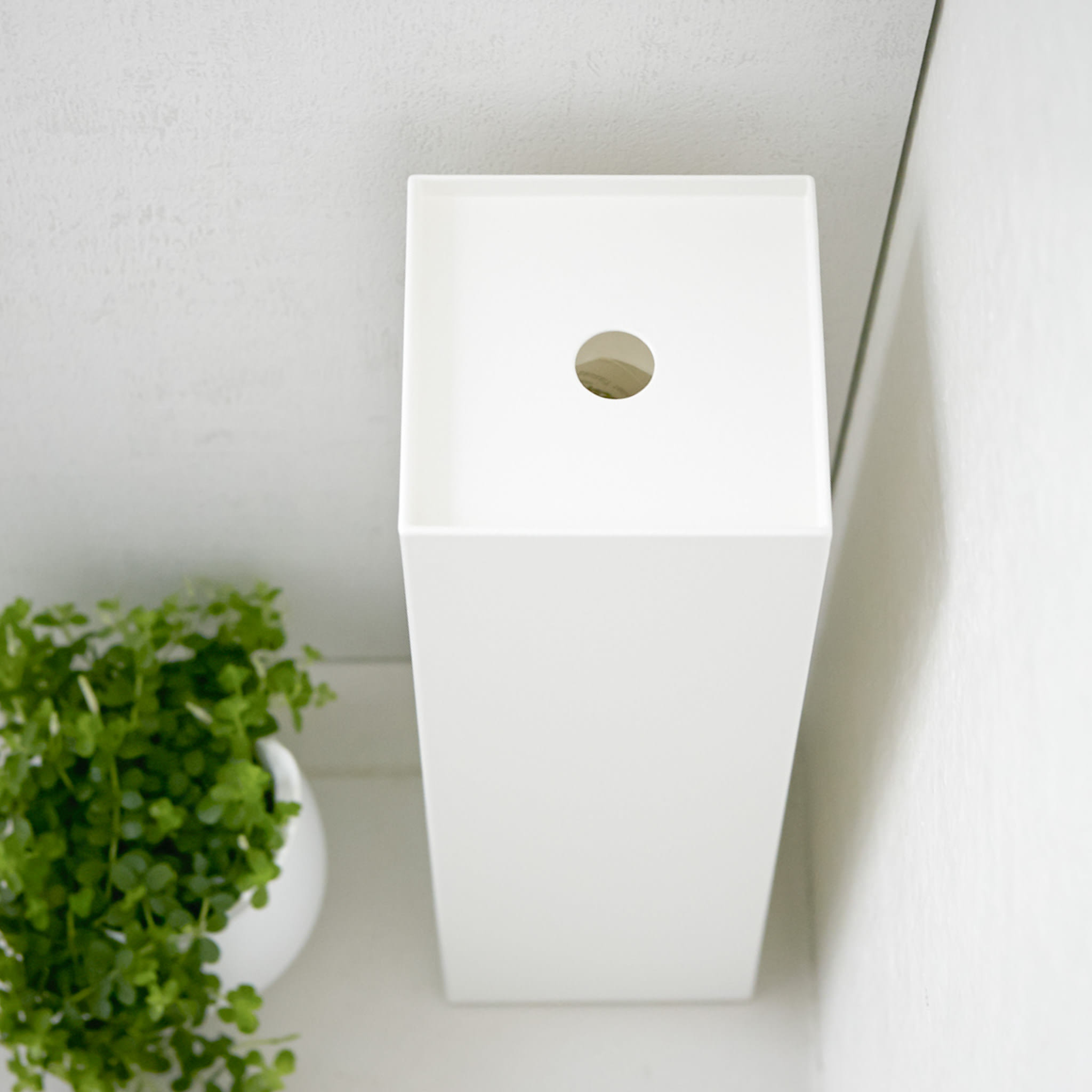 Slim Toilet Paper Stocker : Ideal for Corners