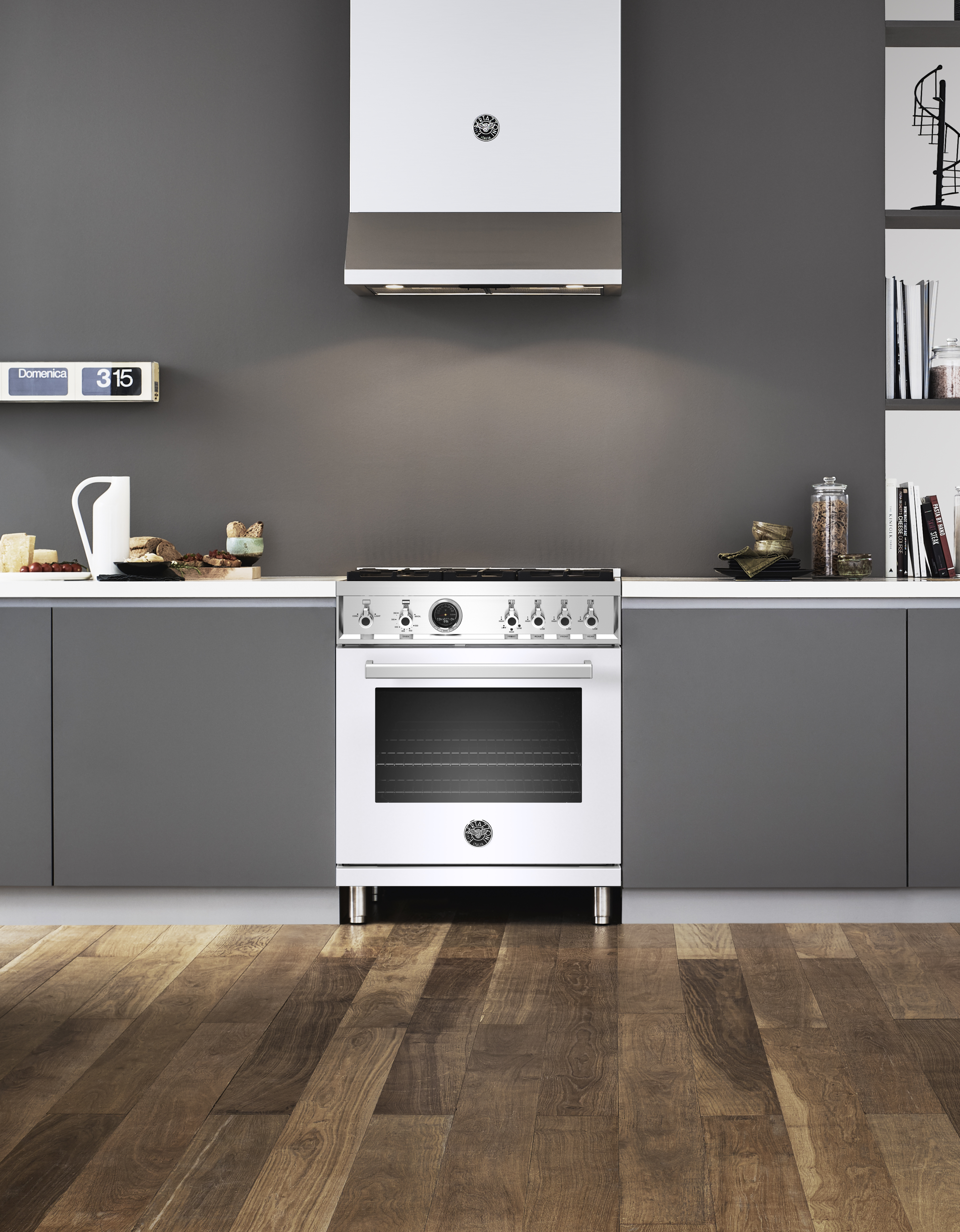 Bertazzoni 30" Professional Series range - Electric self clean oven - 4 brass burners