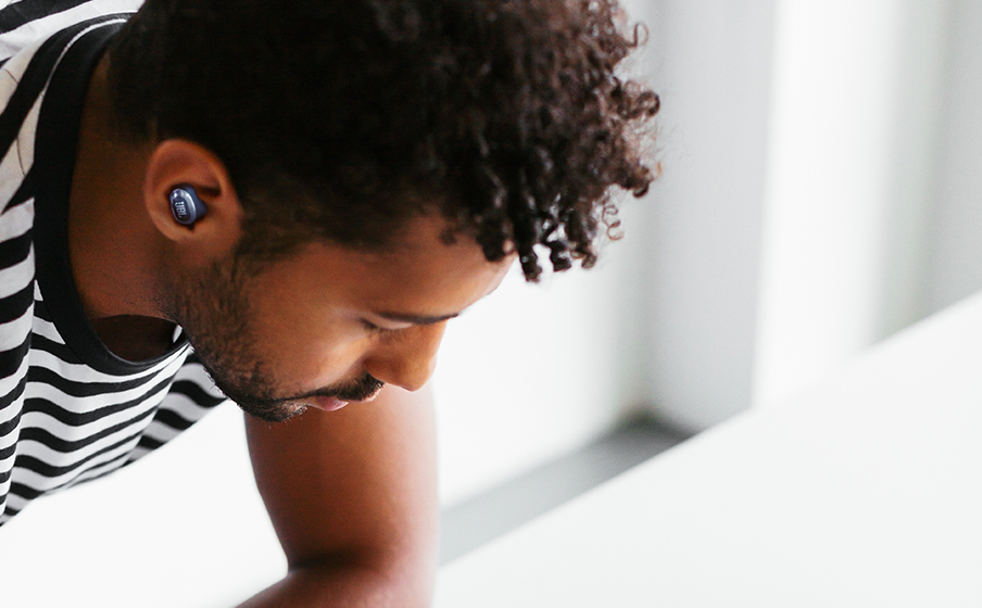 Auriculares JBL Live Free 2 TWS True Wireless con cancelación de ruido - Imagen 28 de 28