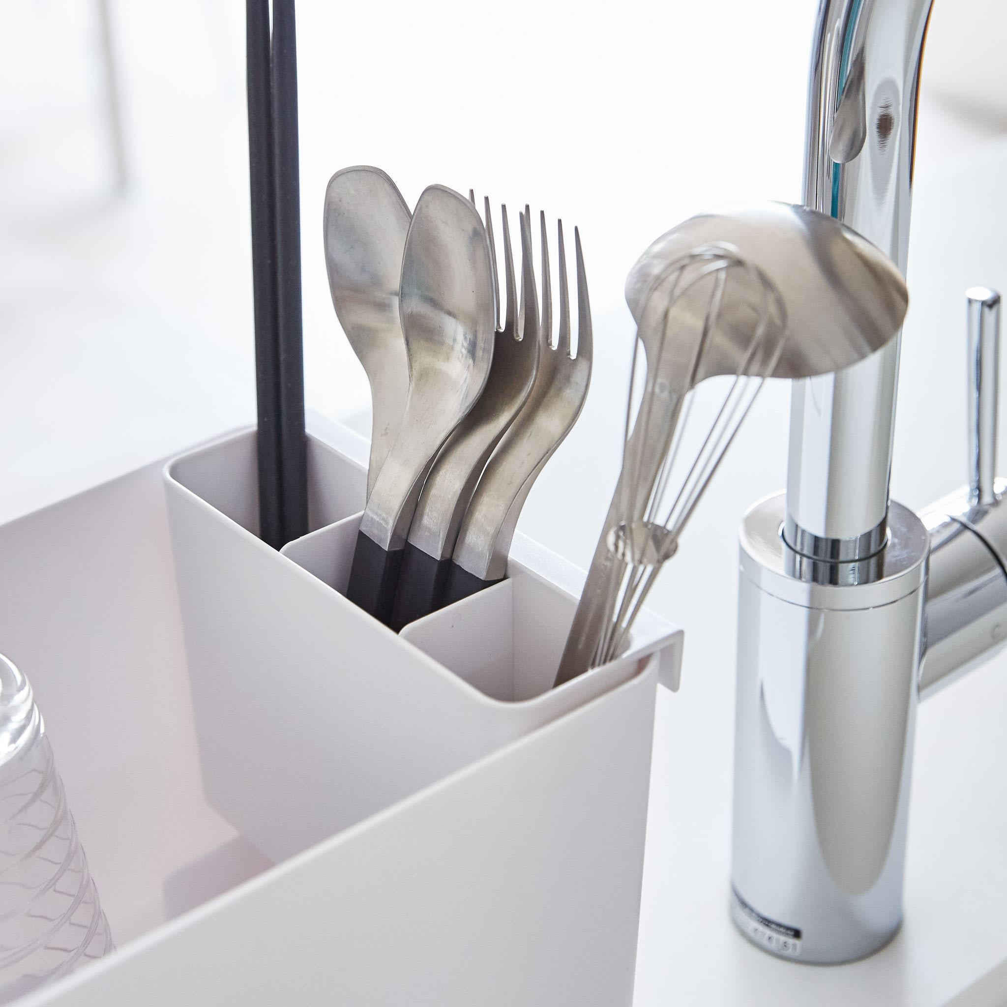 Slim Drainer Basket : Flexible Cutlery Holder