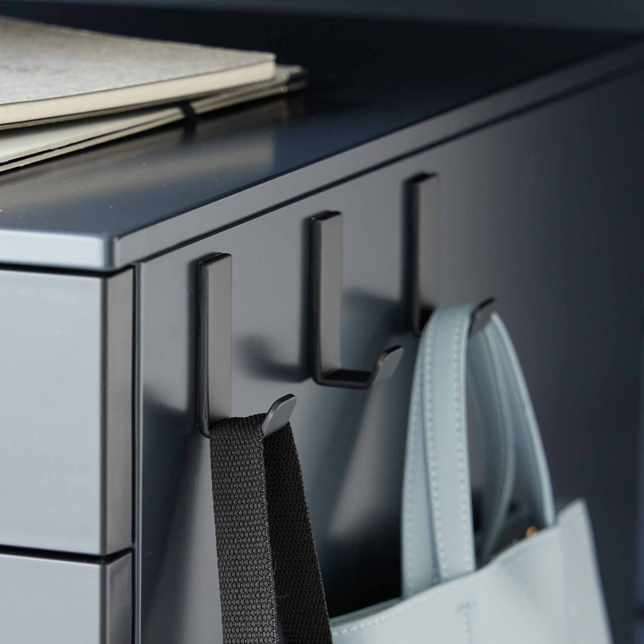 Magnetic Hooks S (Set of 3) : Magnetic Attachment