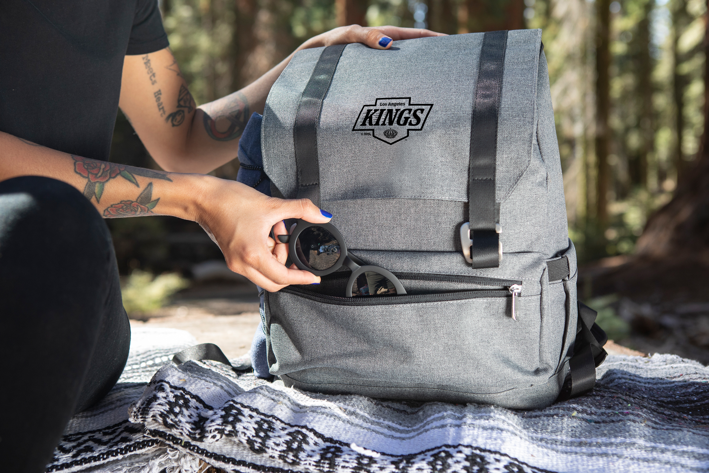 Los Angeles Kings - On The Go Traverse Backpack Cooler