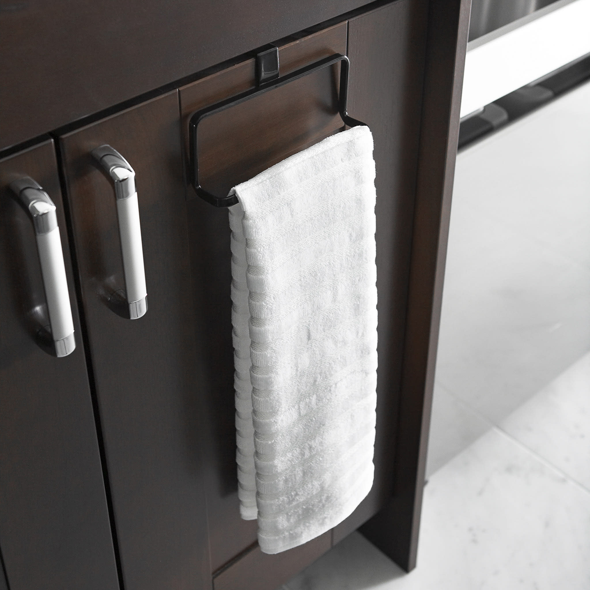 Kitchen Towel Hanger : Versatile Storage Solution