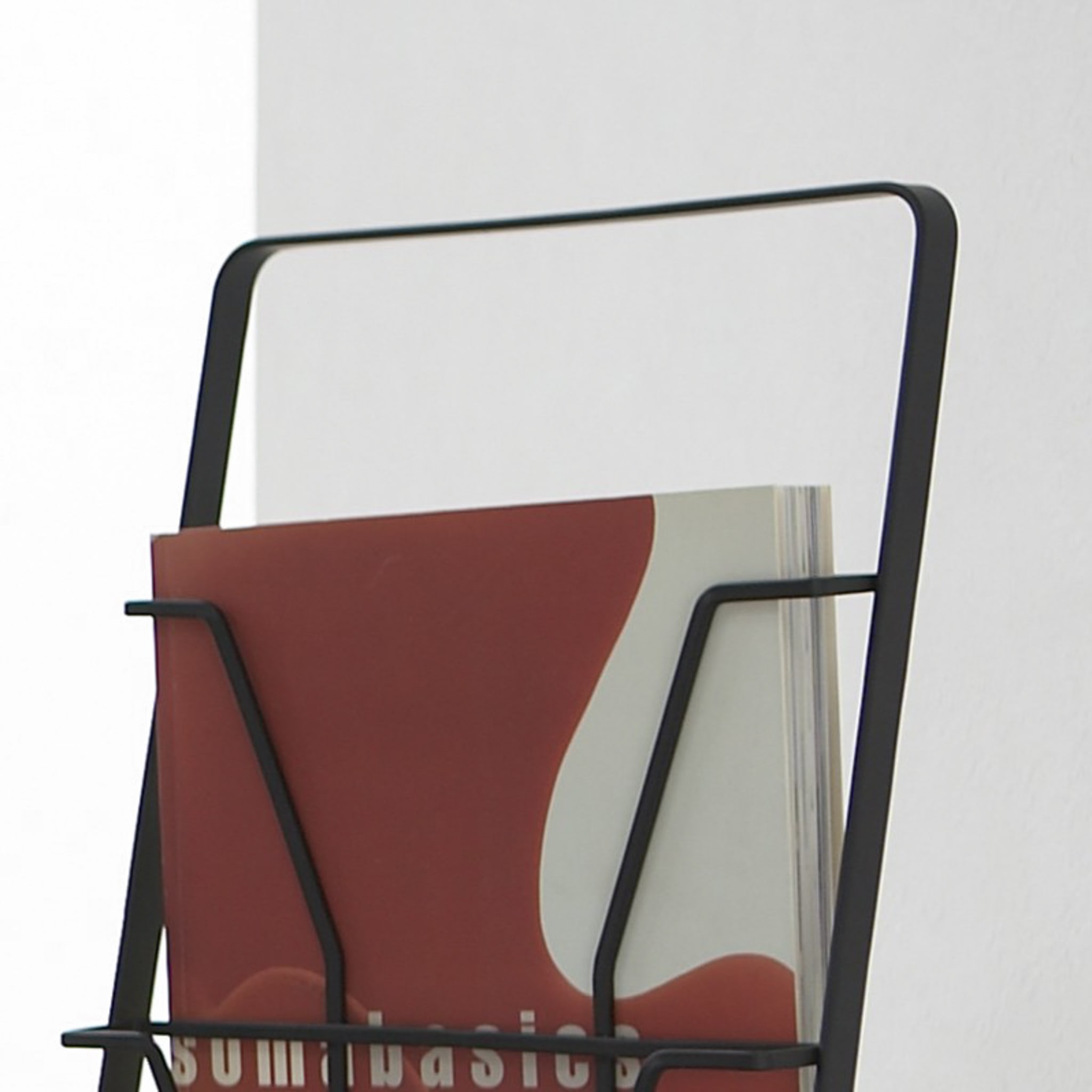 Magazine Rack with 4 Pockets : Convenient Carry Handle