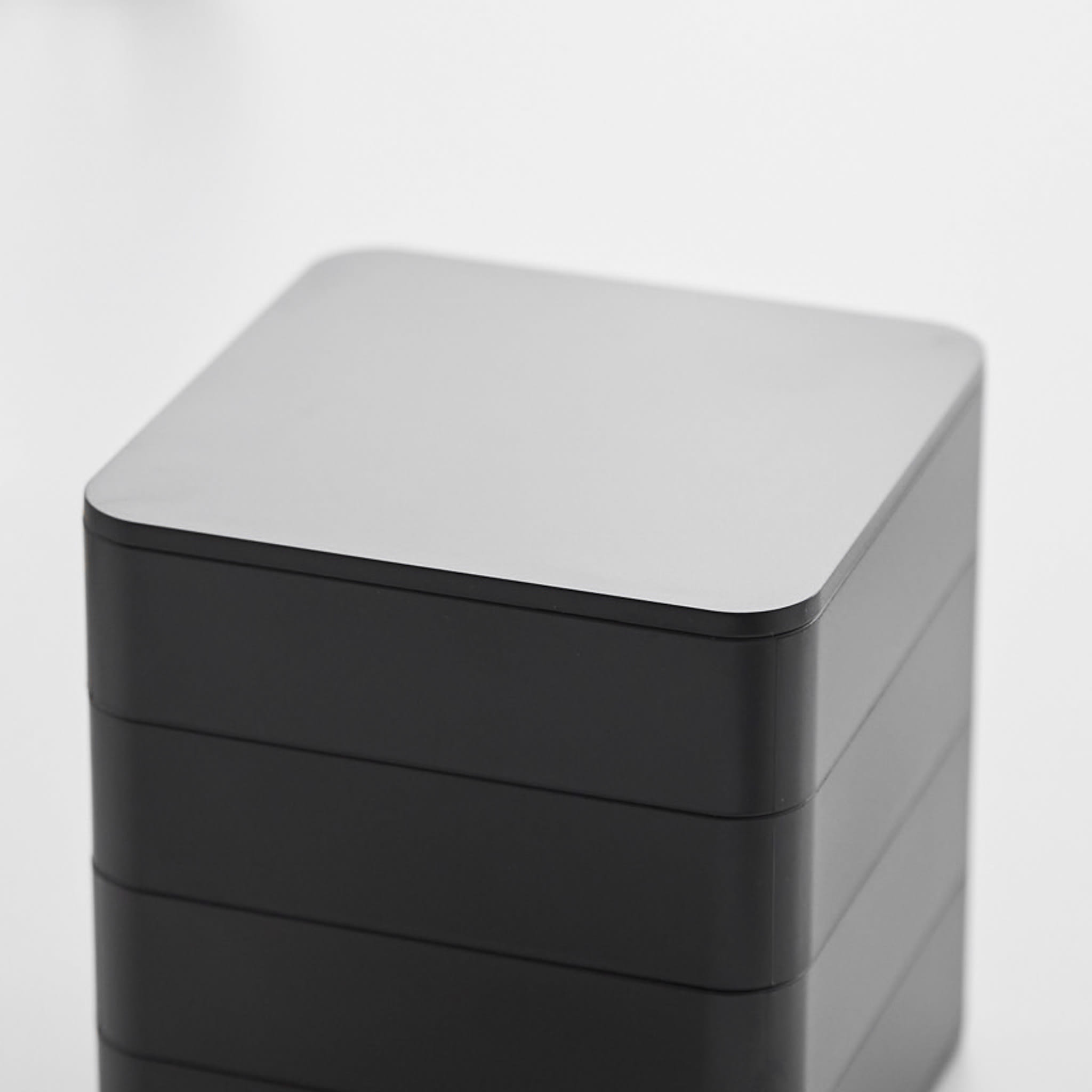 4-Tiered Accessory Box Square : Practical Lid