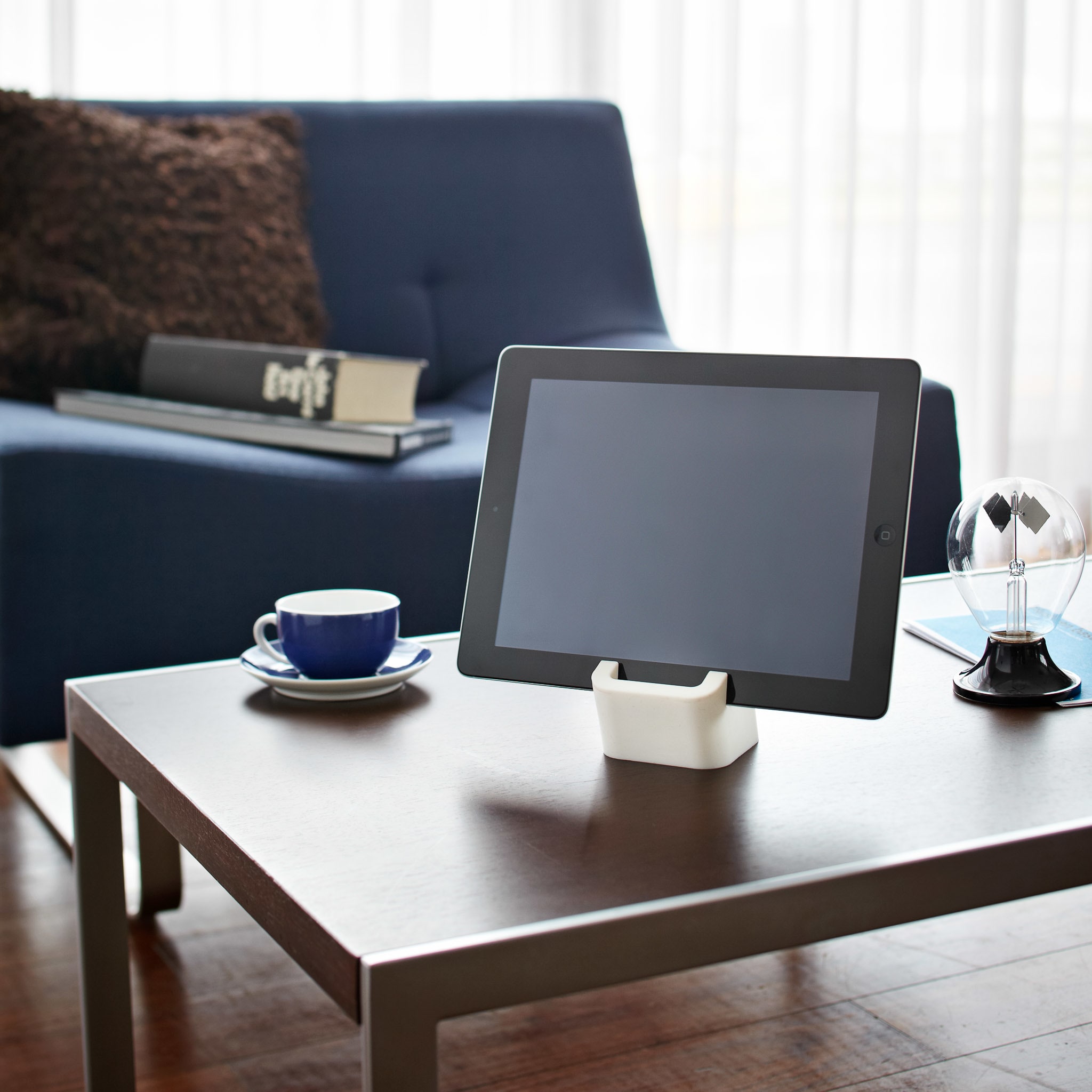 Tablet Stand : Minimalist Design