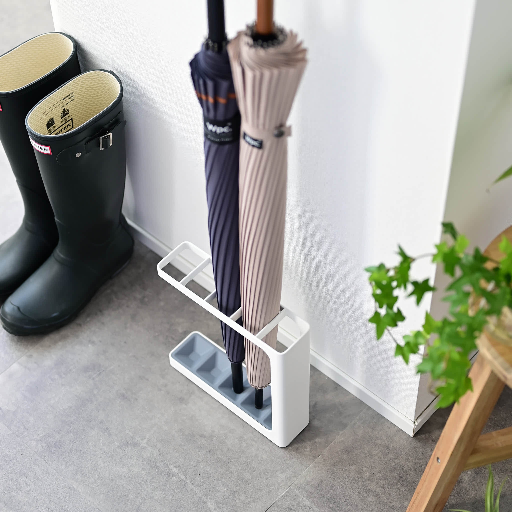 Slim Umbrella Stand : Holds Up to 5 Umbrellas
