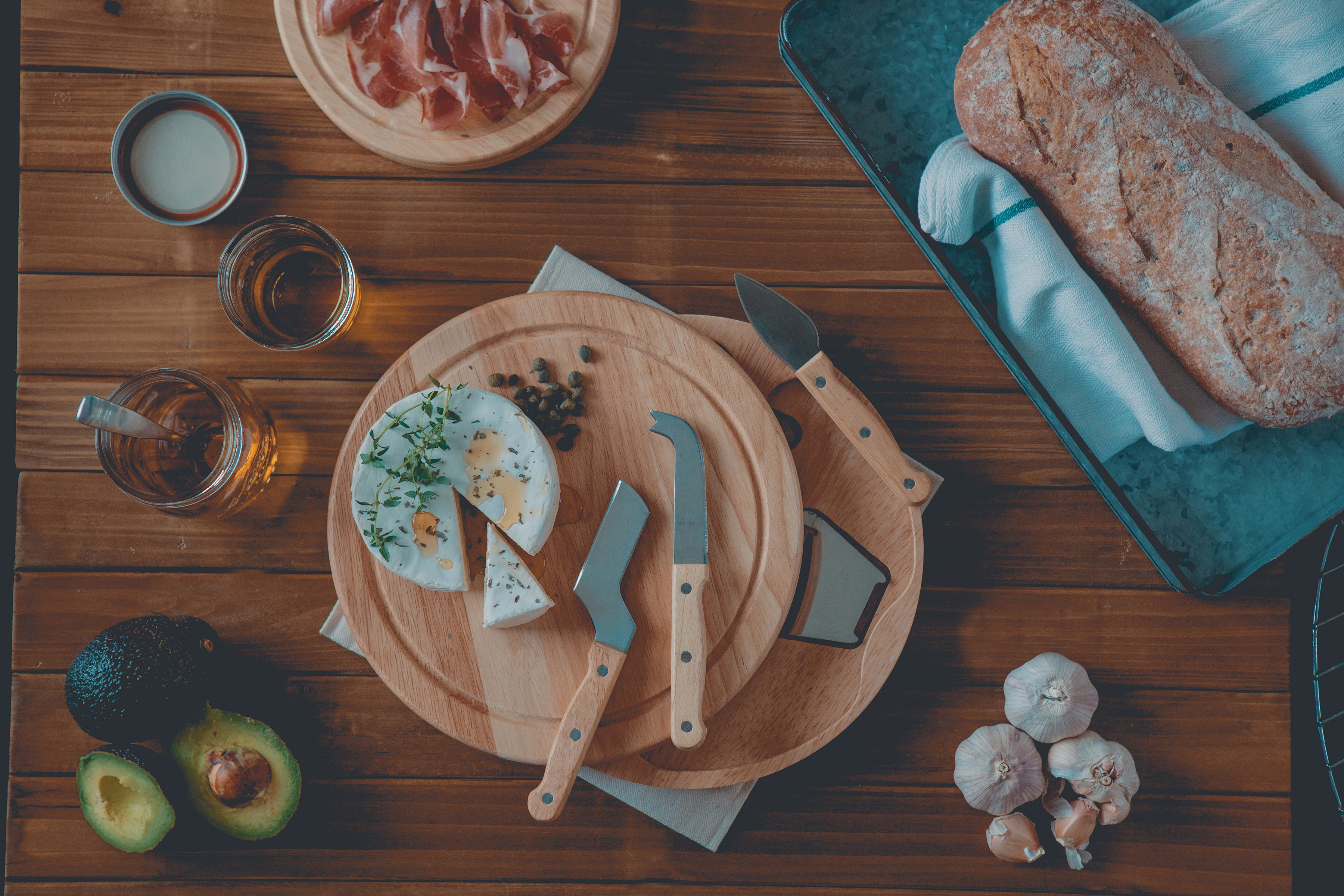 Circo Cheese Cutting Board & Tools Set