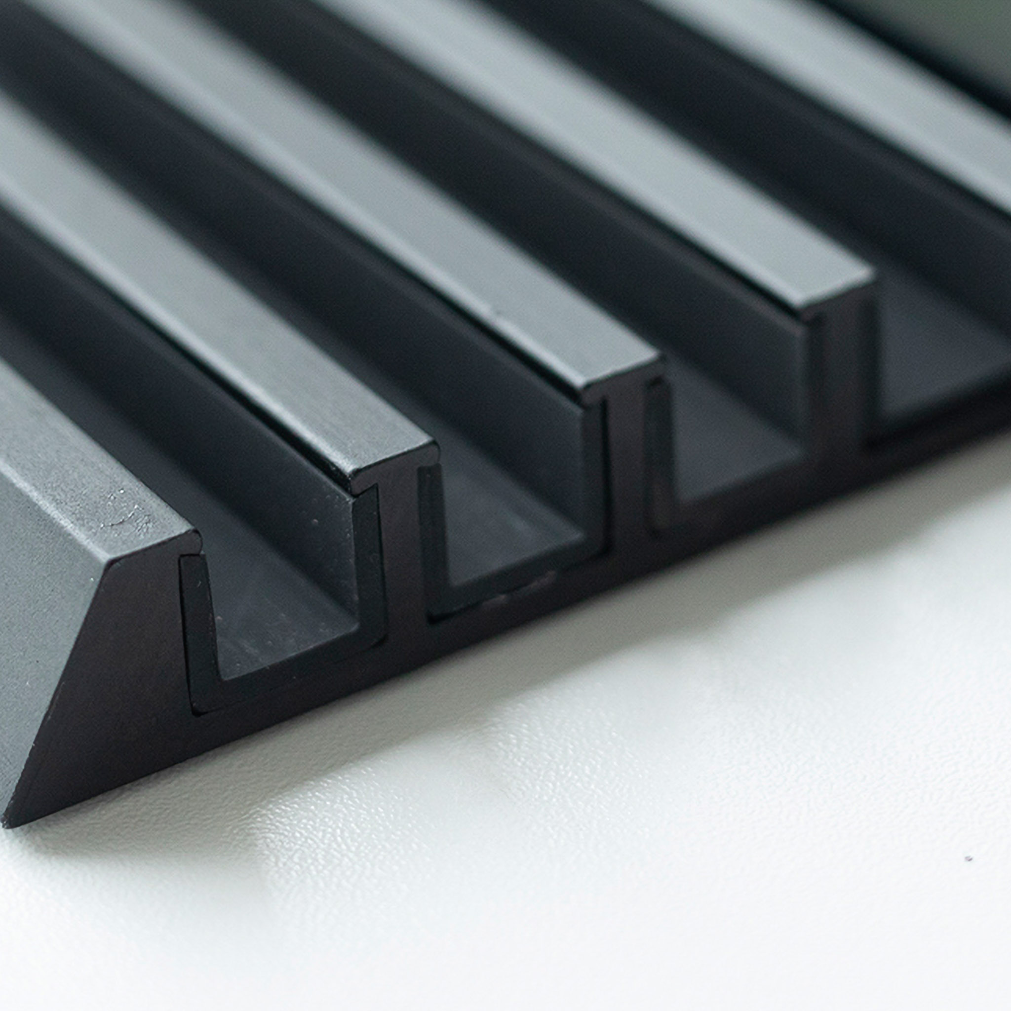Tablet Stand : Protective, Non-Slip Storage